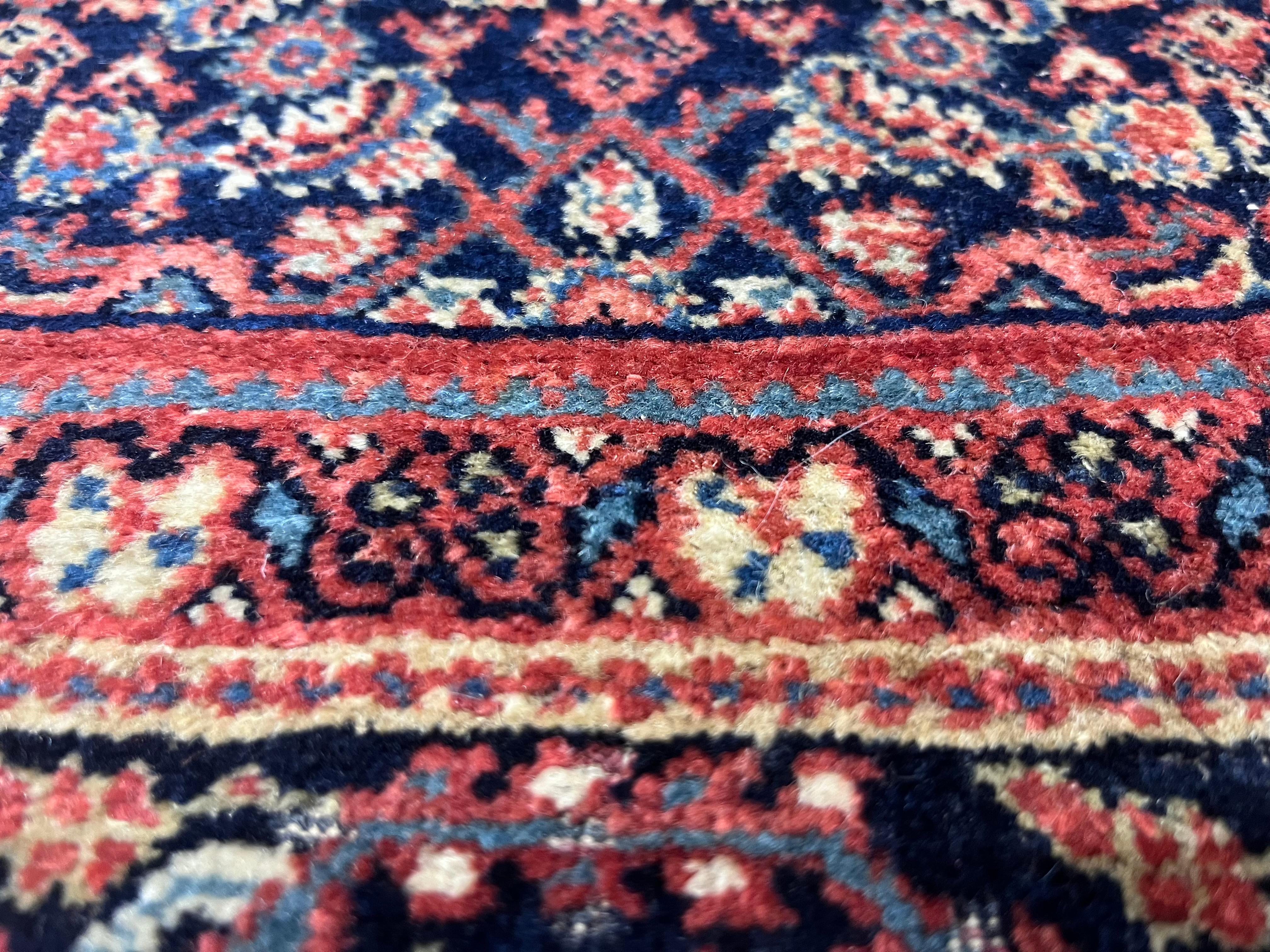 Feiner antiker persischer Farahan-Teppich 4'3