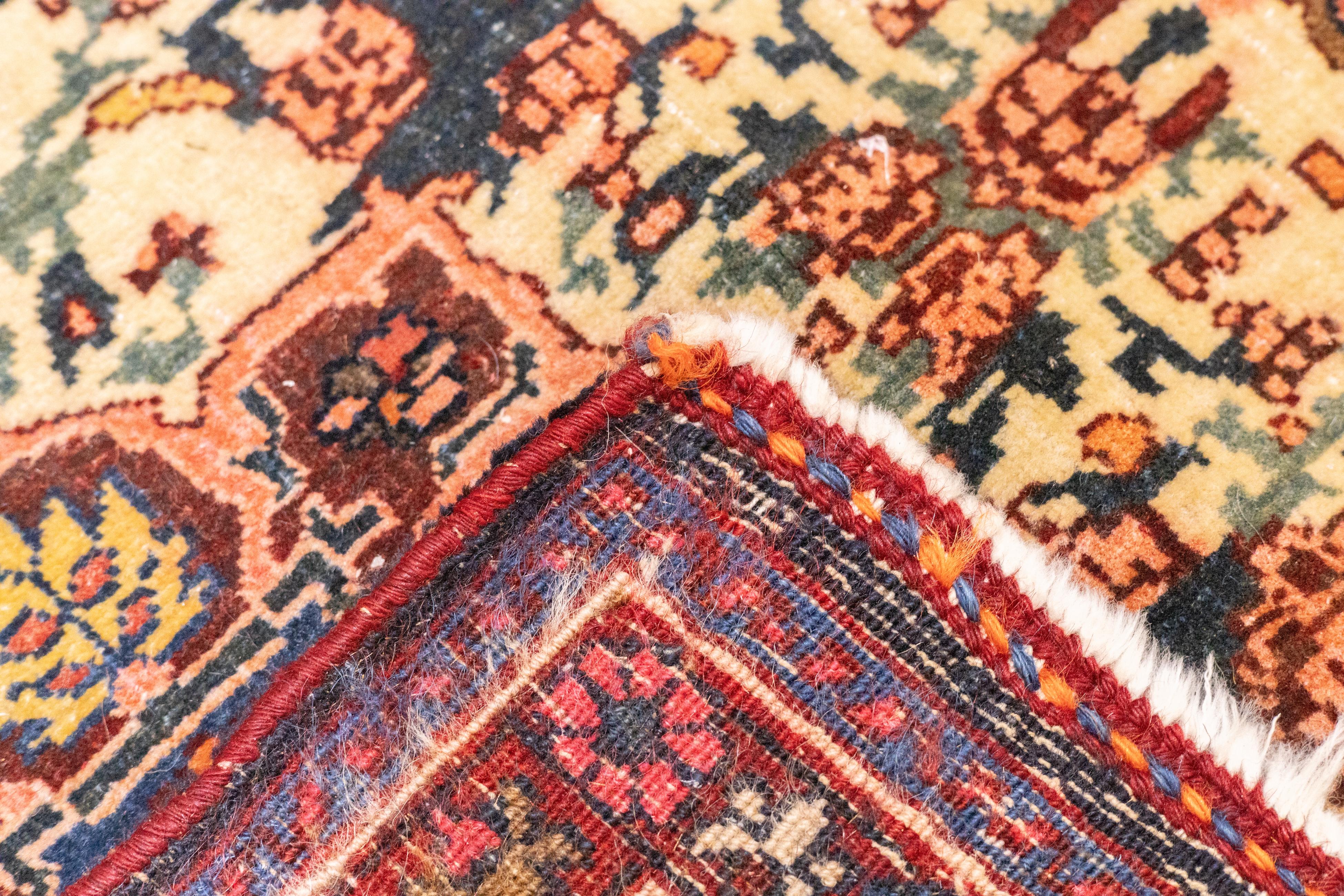Tappeto antico e pregiato Sarouk Farahan 2'3'' x 2'11'' in vendita 3