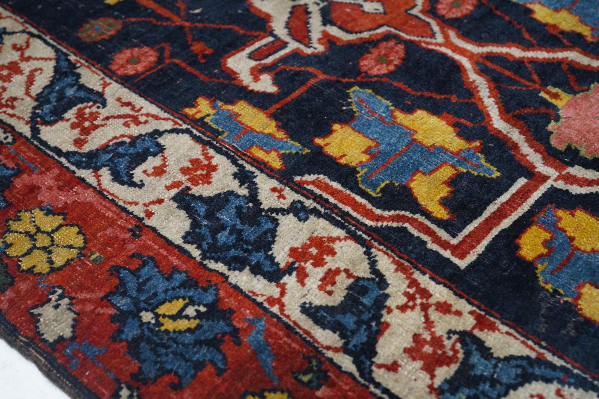 Antiker persischer Garouss Bidjar (Wollstiftung) Teppich 5'9'' x 8'7'' im Zustand „Hervorragend“ im Angebot in New York, NY