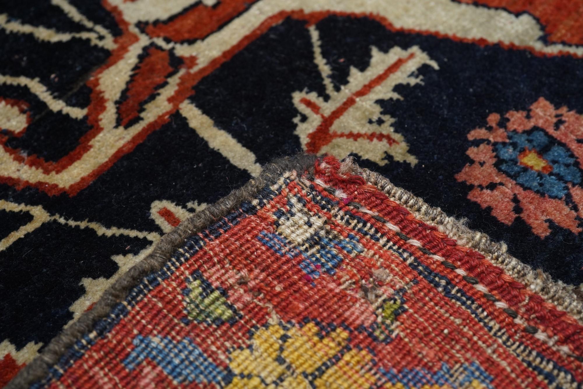 Antiker persischer Garouss Bidjar (Wollstiftung) Teppich 5'9'' x 8'7'' im Angebot 3