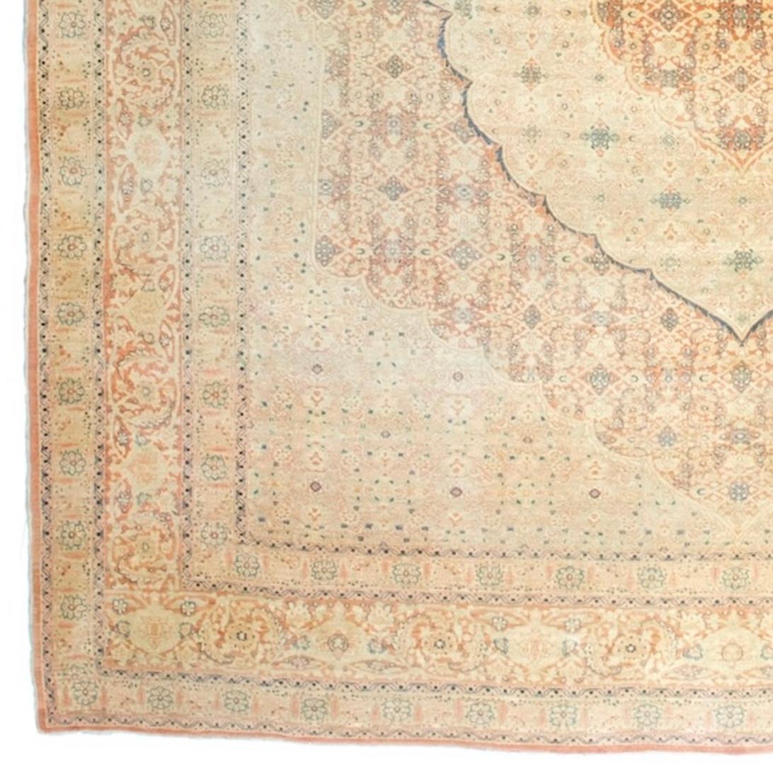 Feiner antiker persischer Haji Jalili Tabriz Teppich 9'11 x 11'9 (19. Jahrhundert) im Angebot