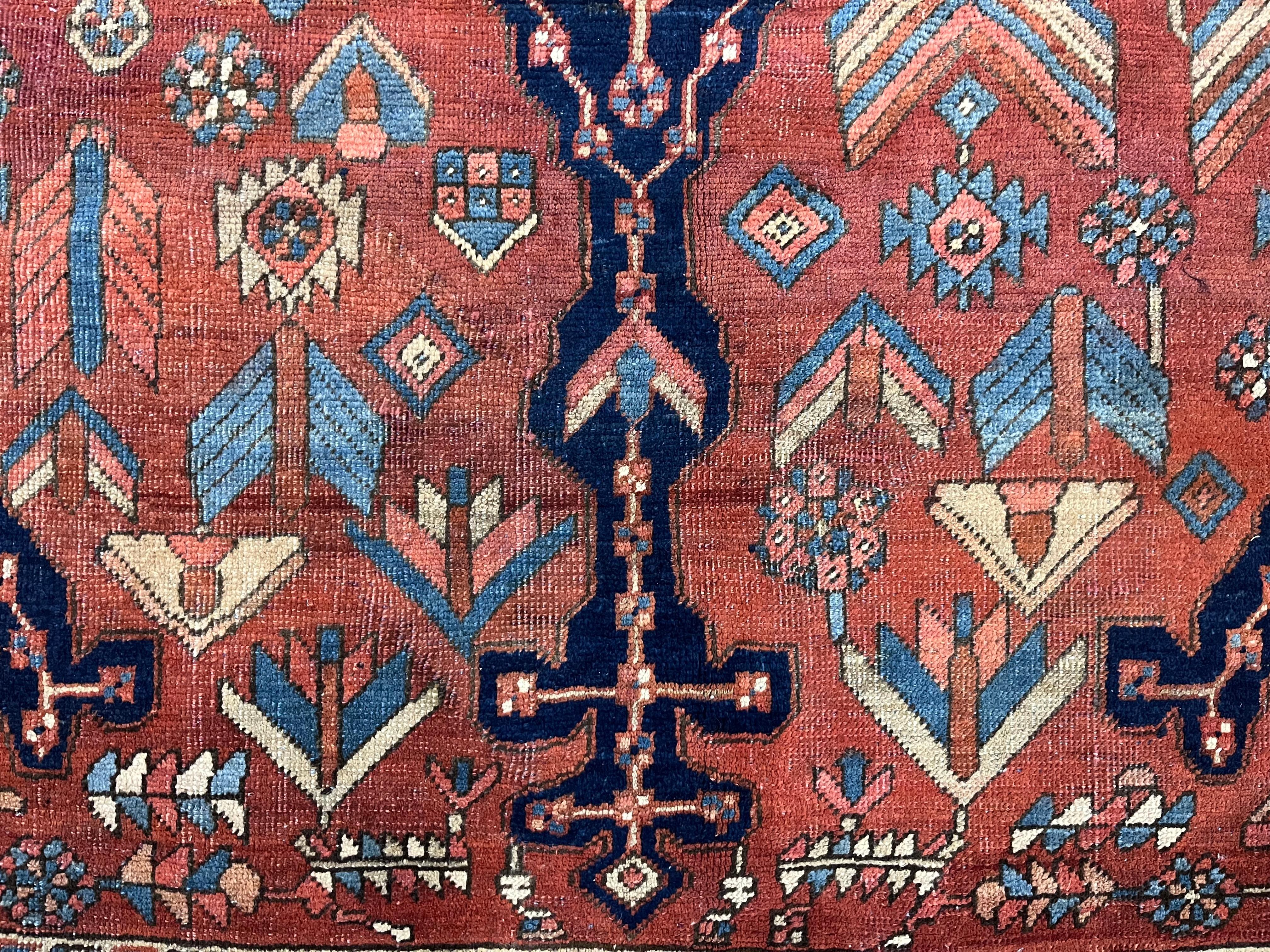 Tapis ancien persan Heriz Serapi 8'2 x 10'4 Bon état - En vente à New York, NY