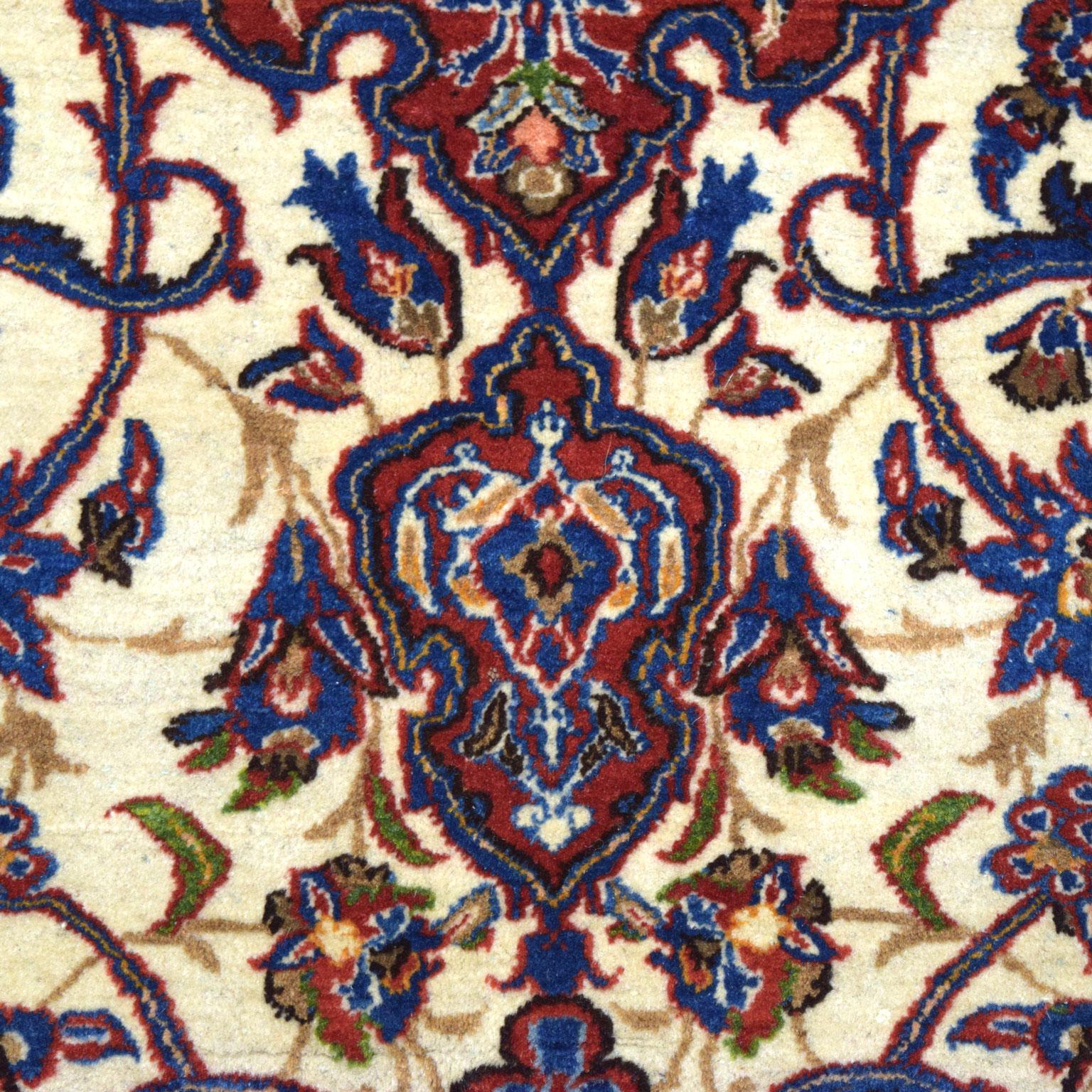 Perse Antique 1900 Antiquities Persian Isfahan Rug, Red, Cream, and Gold, 5' x 7' en vente