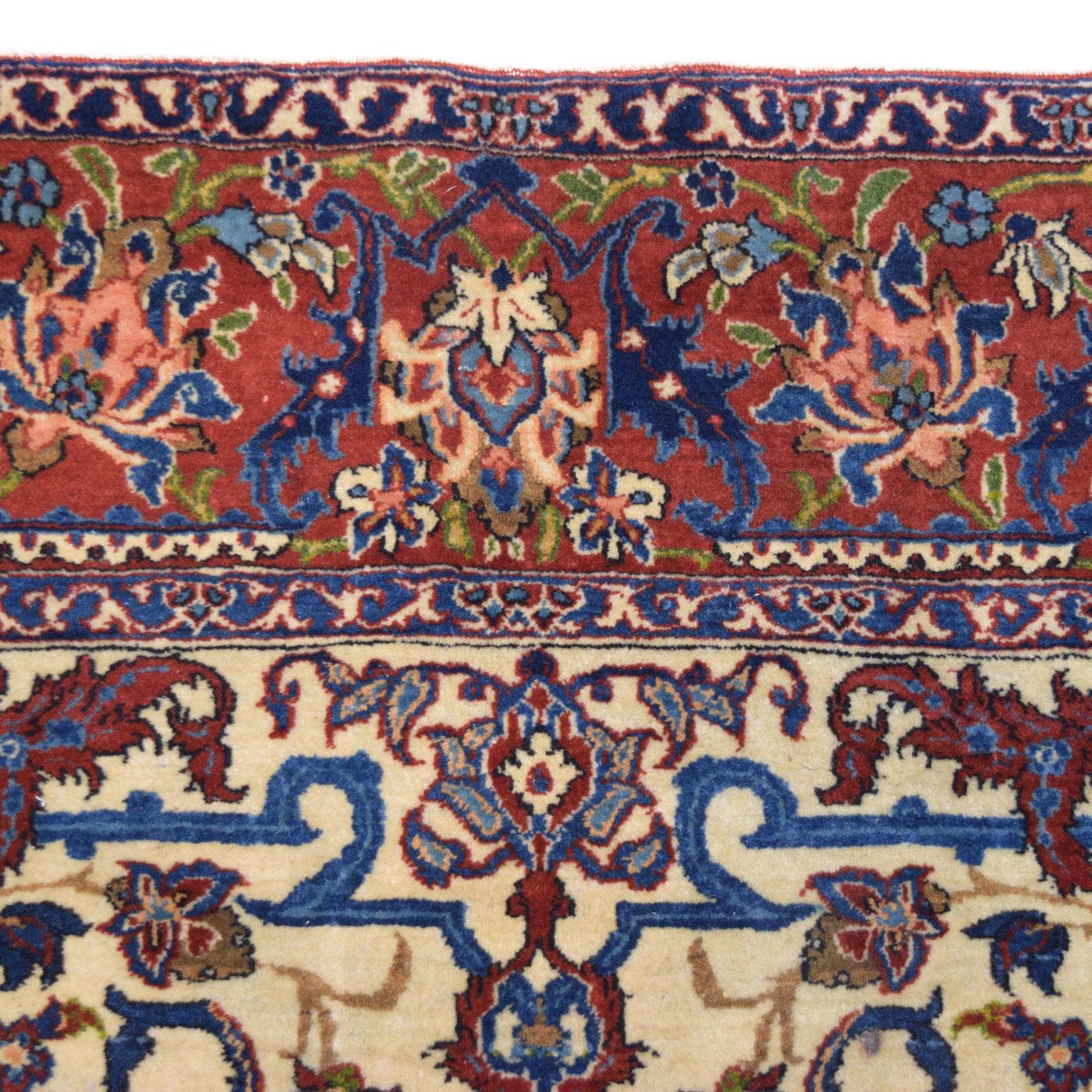 Antique 1900 Antiquities Persian Isfahan Rug, Red, Cream, and Gold, 5' x 7' en vente 1
