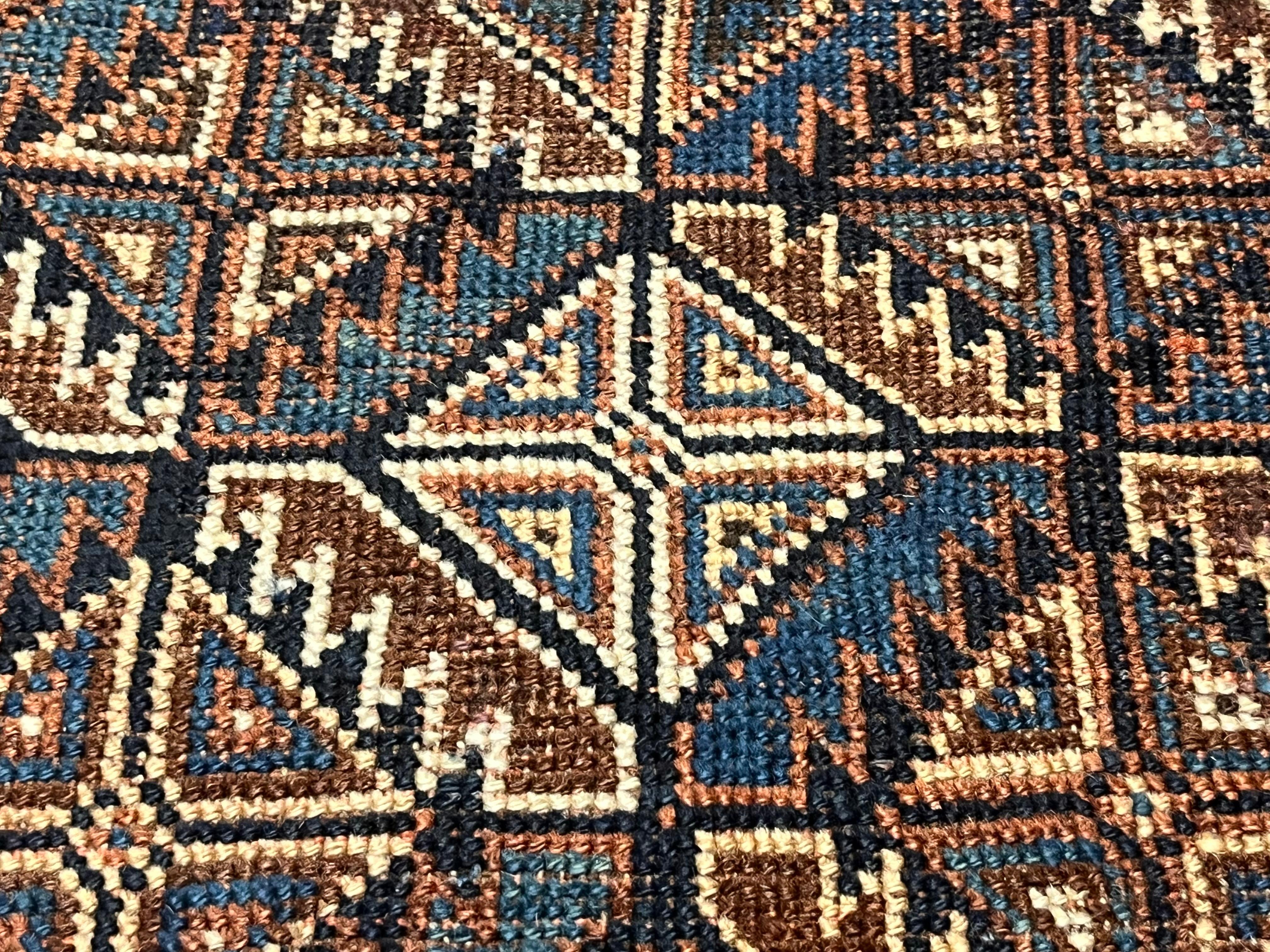 Feiner antiker persischer Khamseh Stammes-Wollteppich 4'8