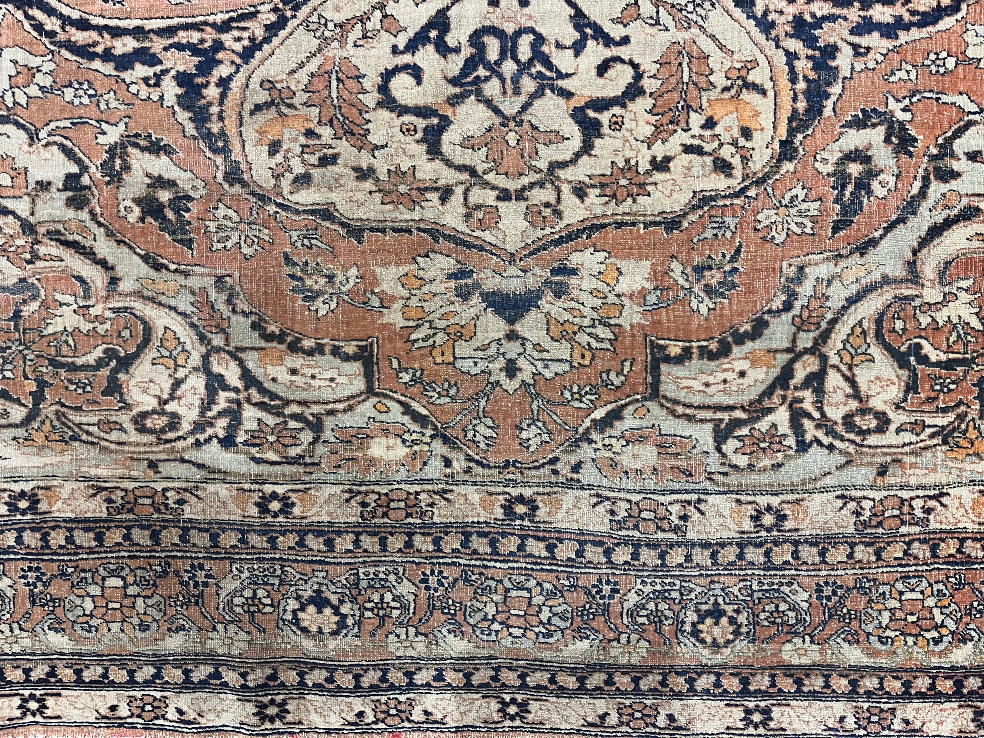 Feiner antiker persischer Khorasan-Teppich 6'1 x 7'9 (Persisch) im Angebot