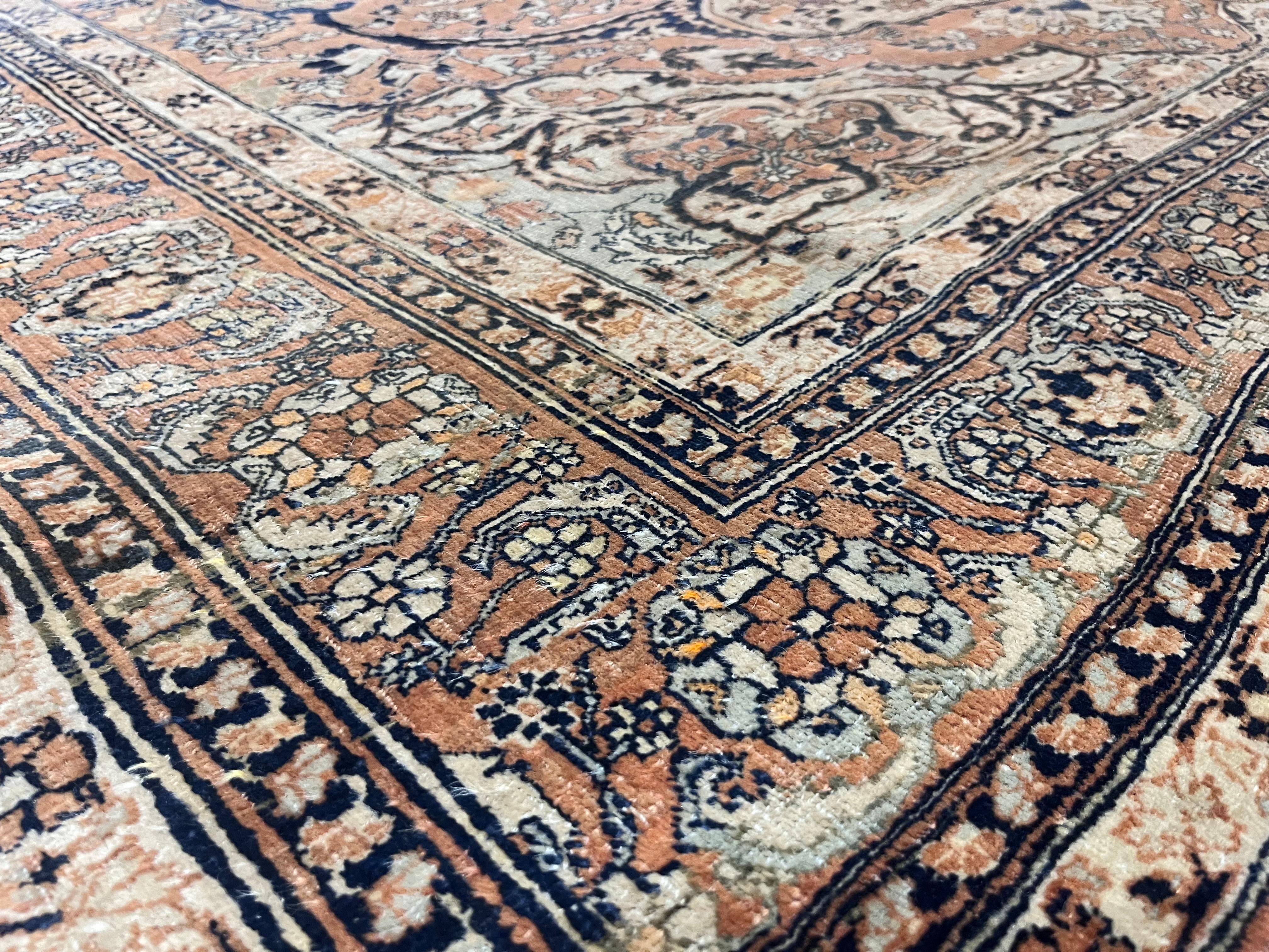 Feiner antiker persischer Khorasan-Teppich 6'1 x 7'9 im Zustand „Gut“ im Angebot in New York, NY