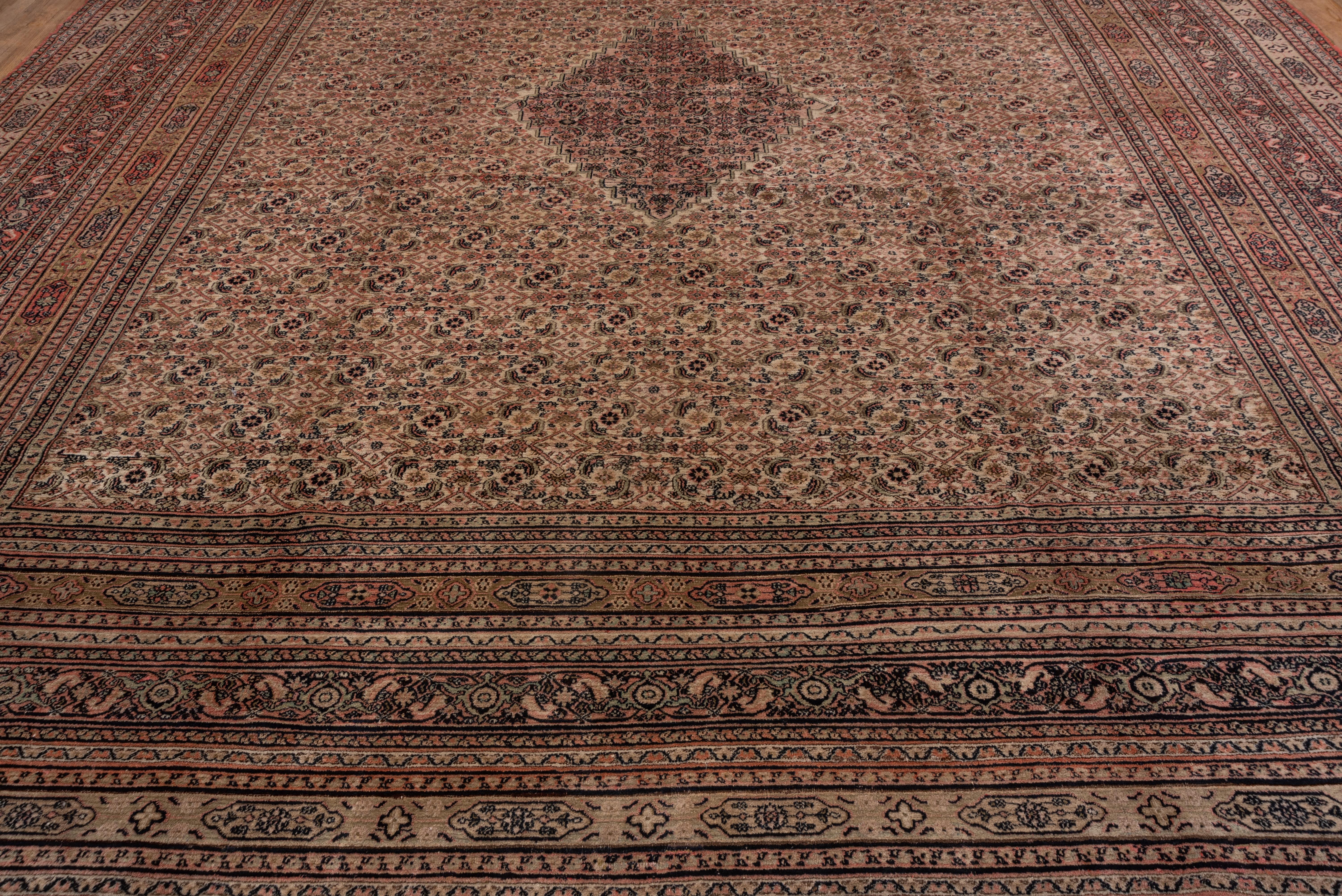 Antiker persischer Khorassan-Mansion-Teppich, um 1900 (Wolle) im Angebot