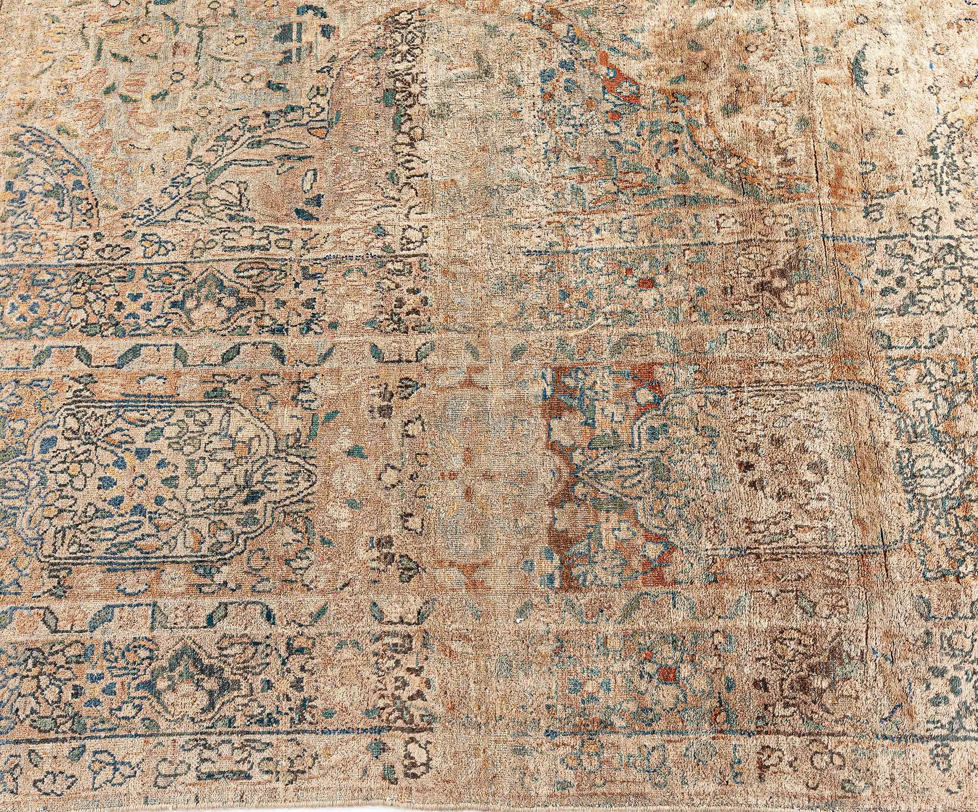 Doris Leslie Blauer antiker persischer Kirman Handgefertigter Teppich aus Wolle (Persisch) im Angebot