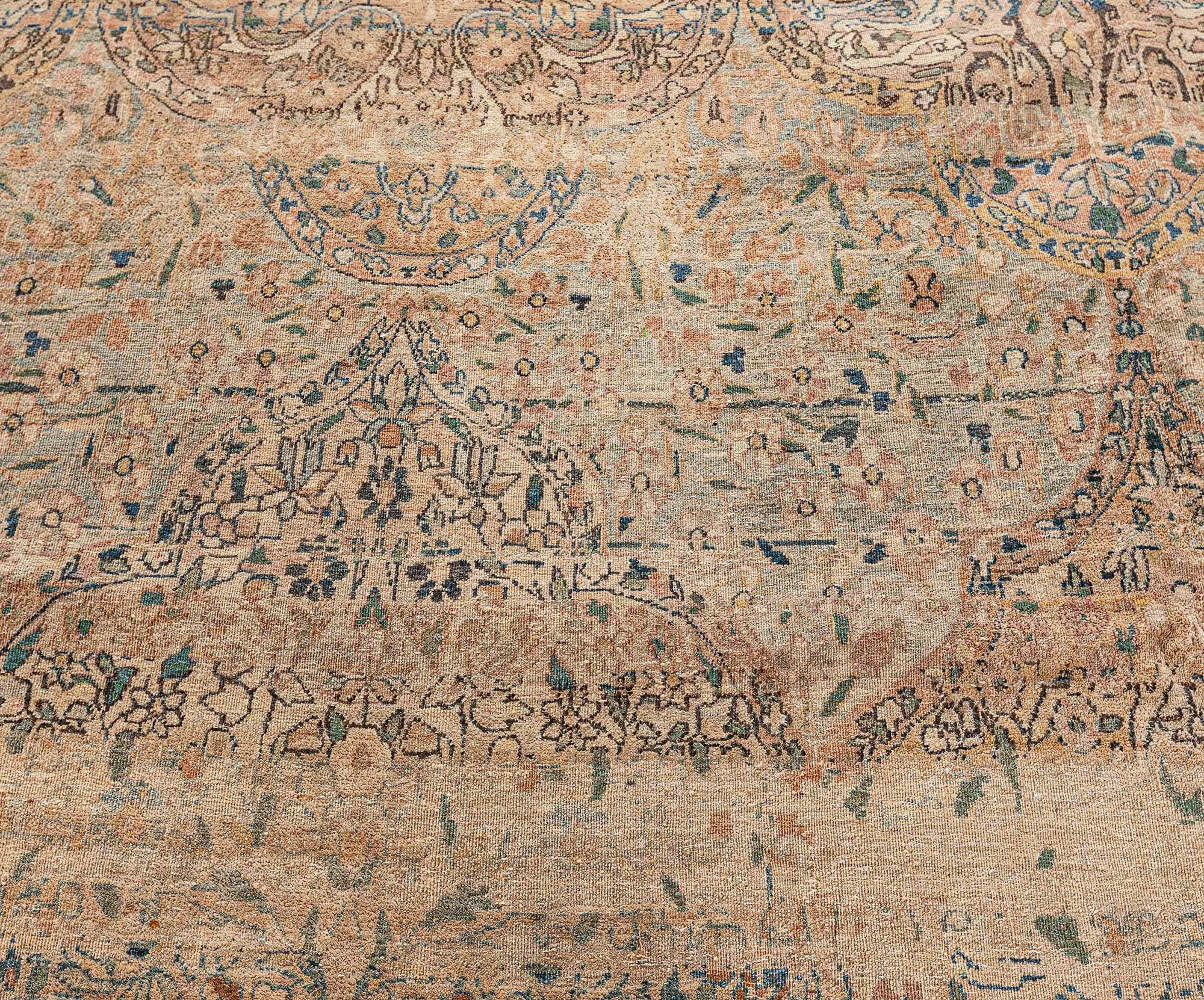 Doris Leslie Blauer antiker persischer Kirman Handgefertigter Teppich aus Wolle im Zustand „Gut“ im Angebot in New York, NY