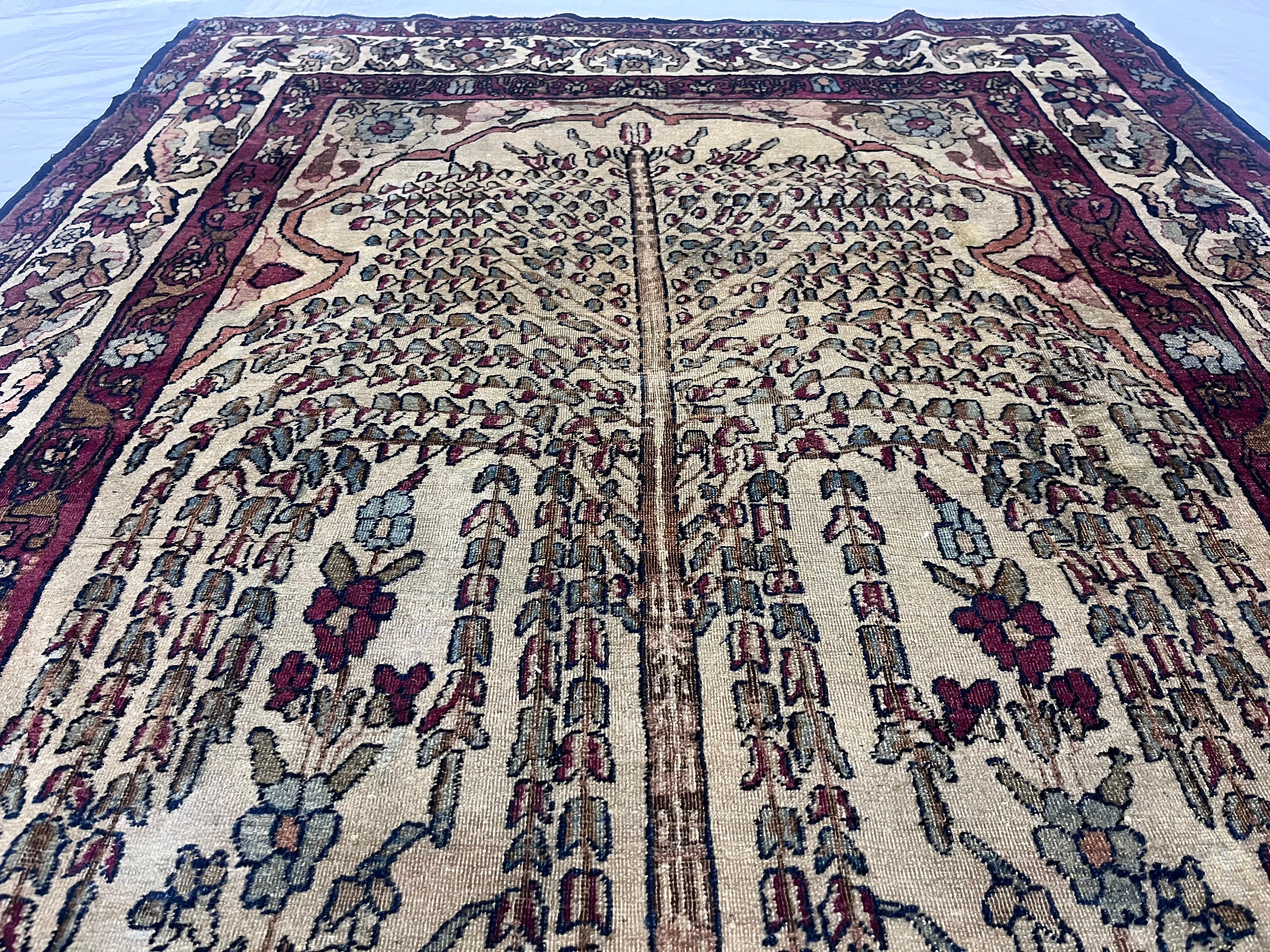 Fine Antique Persian Lavar Kerman Rug 4'1