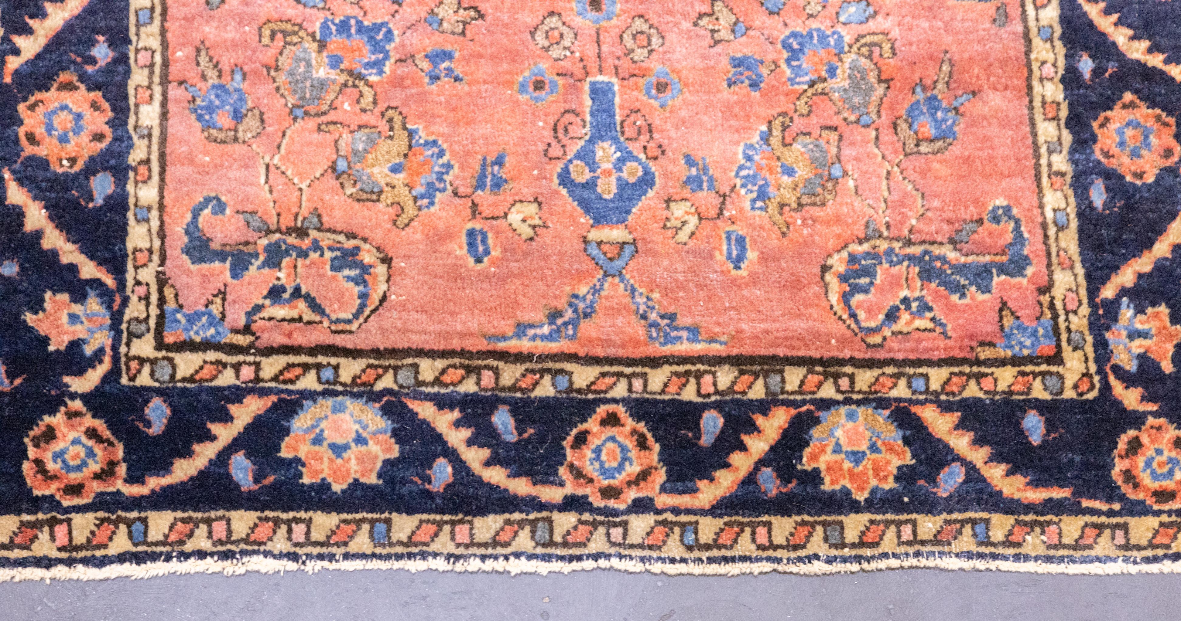 Antiker persischer Mohajeran Sarouk-Teppich aus Sarouk, 2'1'' x 2'4'' (Handgeknüpft) im Angebot