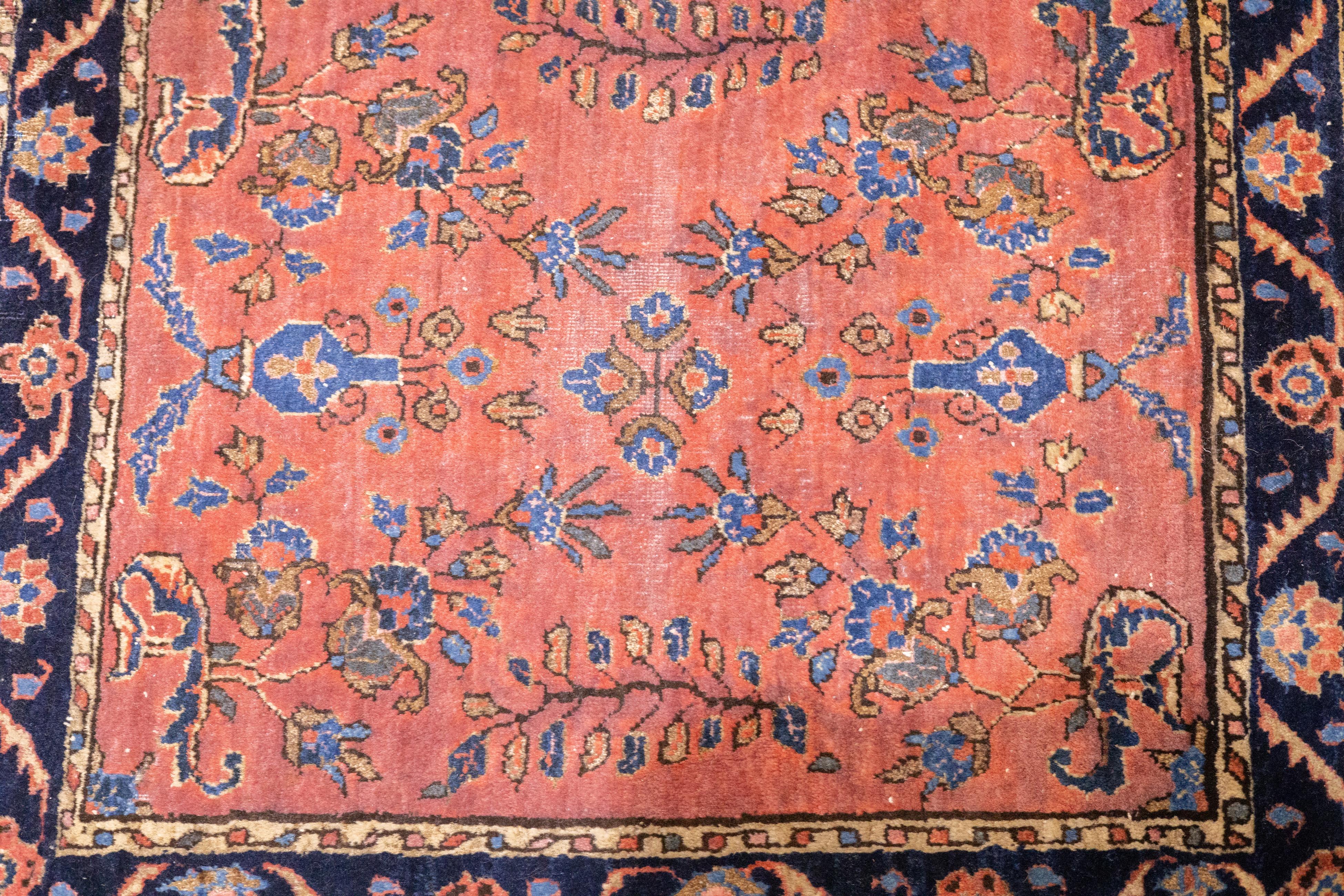 Antiker persischer Mohajeran Sarouk-Teppich aus Sarouk, 2'1'' x 2'4'' (20. Jahrhundert) im Angebot