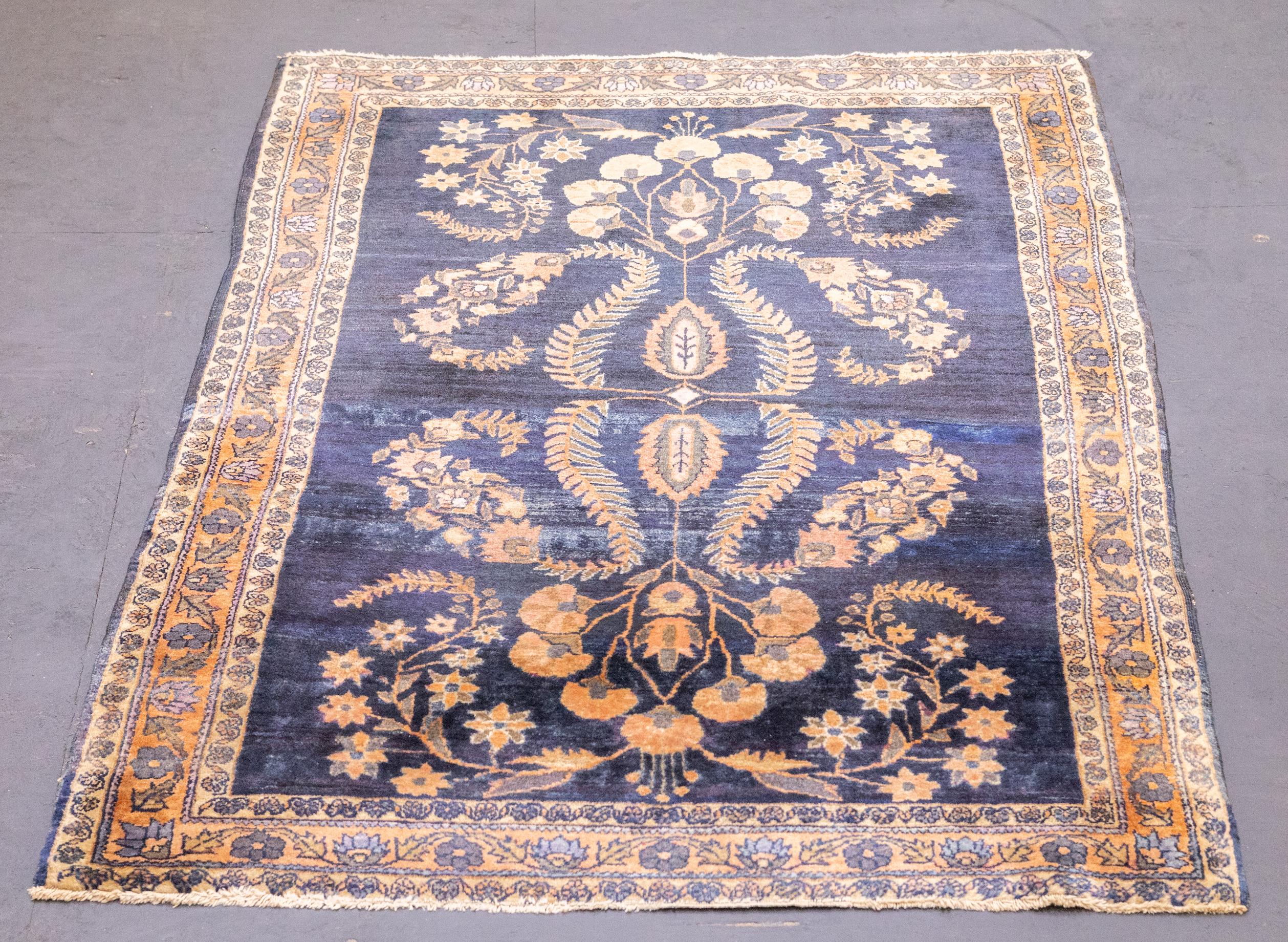 Antiker persischer Mohajeran Sarouk-Teppich aus Sarouk, 3'4'' x 4'11'' im Angebot 1