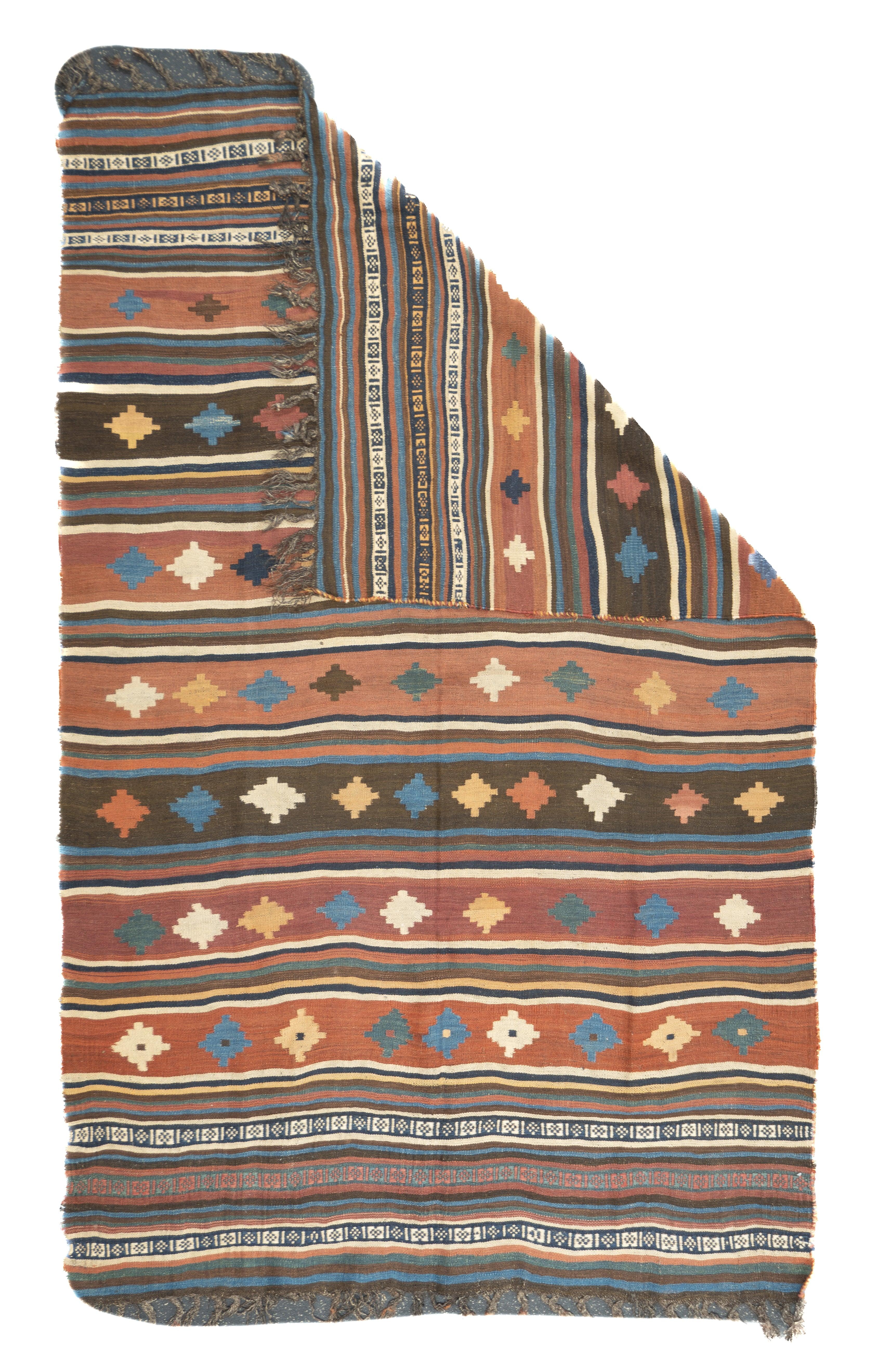 Feiner antiker persischer Gaschgai-Kilim-Teppich 5'5'' x 8'2''. Die besten Nomadenteppiche aus SW-Persien, Provinz Fars, meist in Streuformaten. Geometrische Gabbehs, Löwenteppiche, adaptierte persische Kurvenstile. Einige gut gewebte