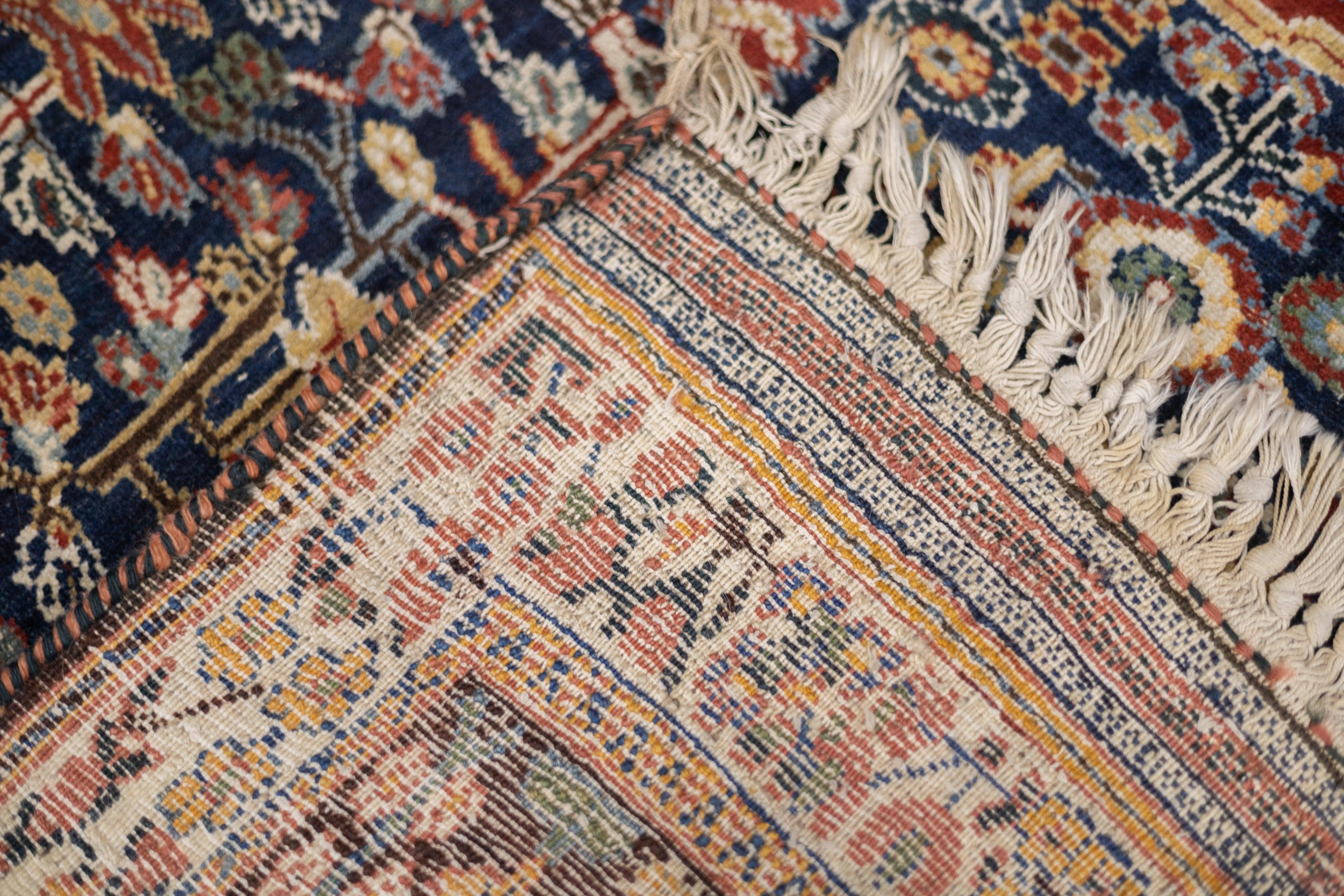 Fine Antique Persian Qashqai Rug 5'7'' x 8'10'' For Sale 5