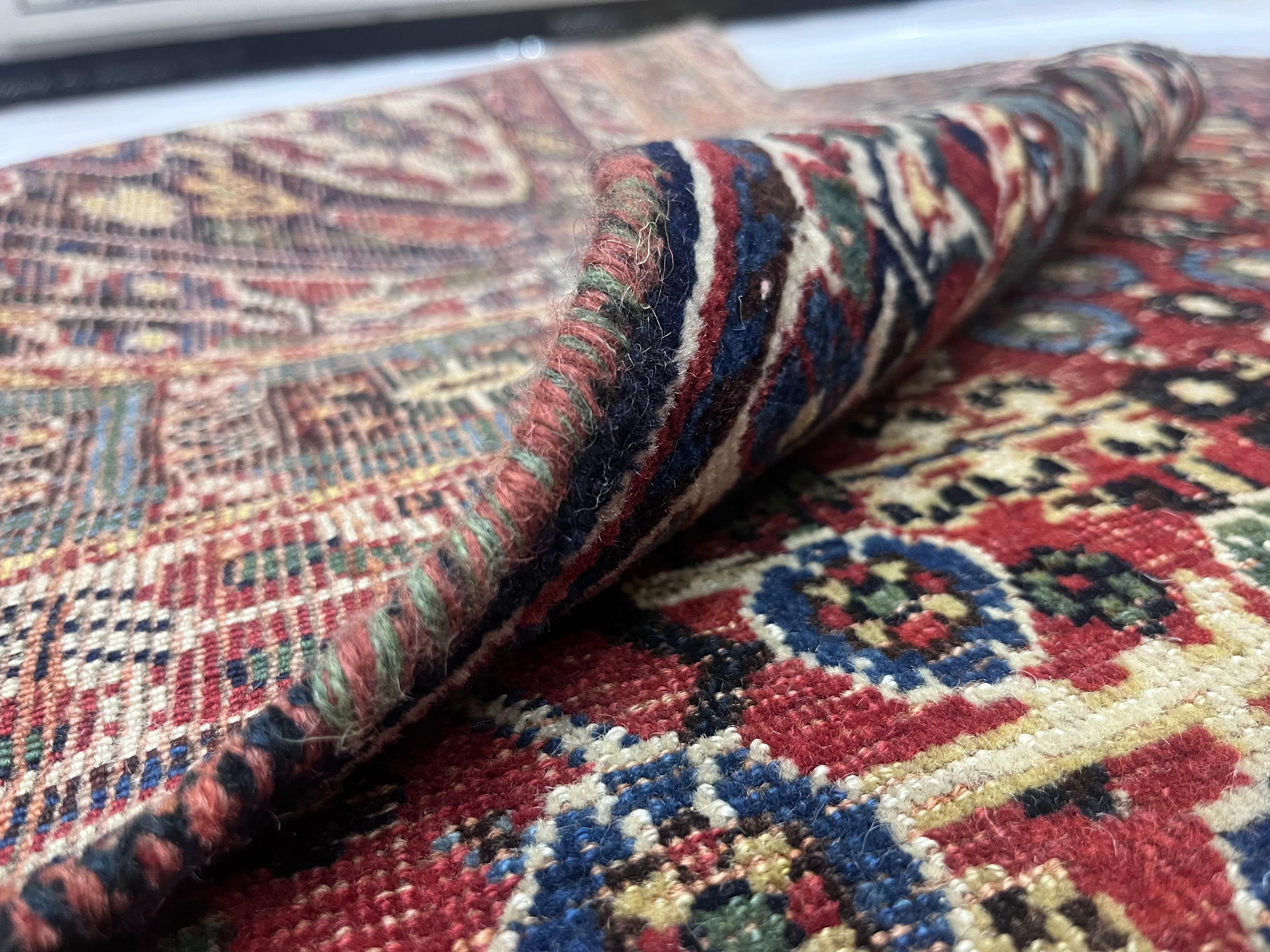 Tappeto antico in lana tribale persiana Qashqai 4'9