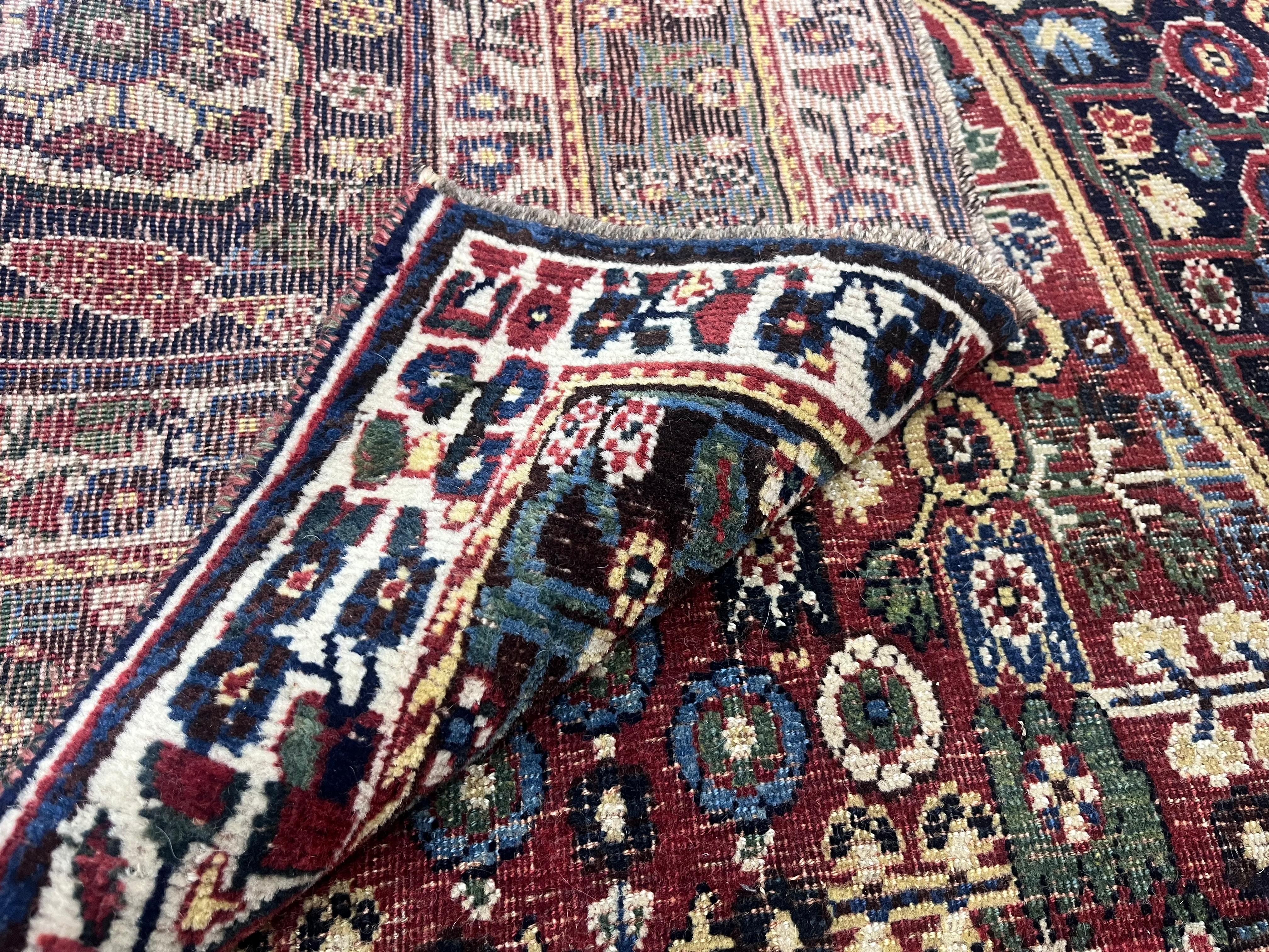 Tappeto antico in lana tribale persiana Qashqai 4'9