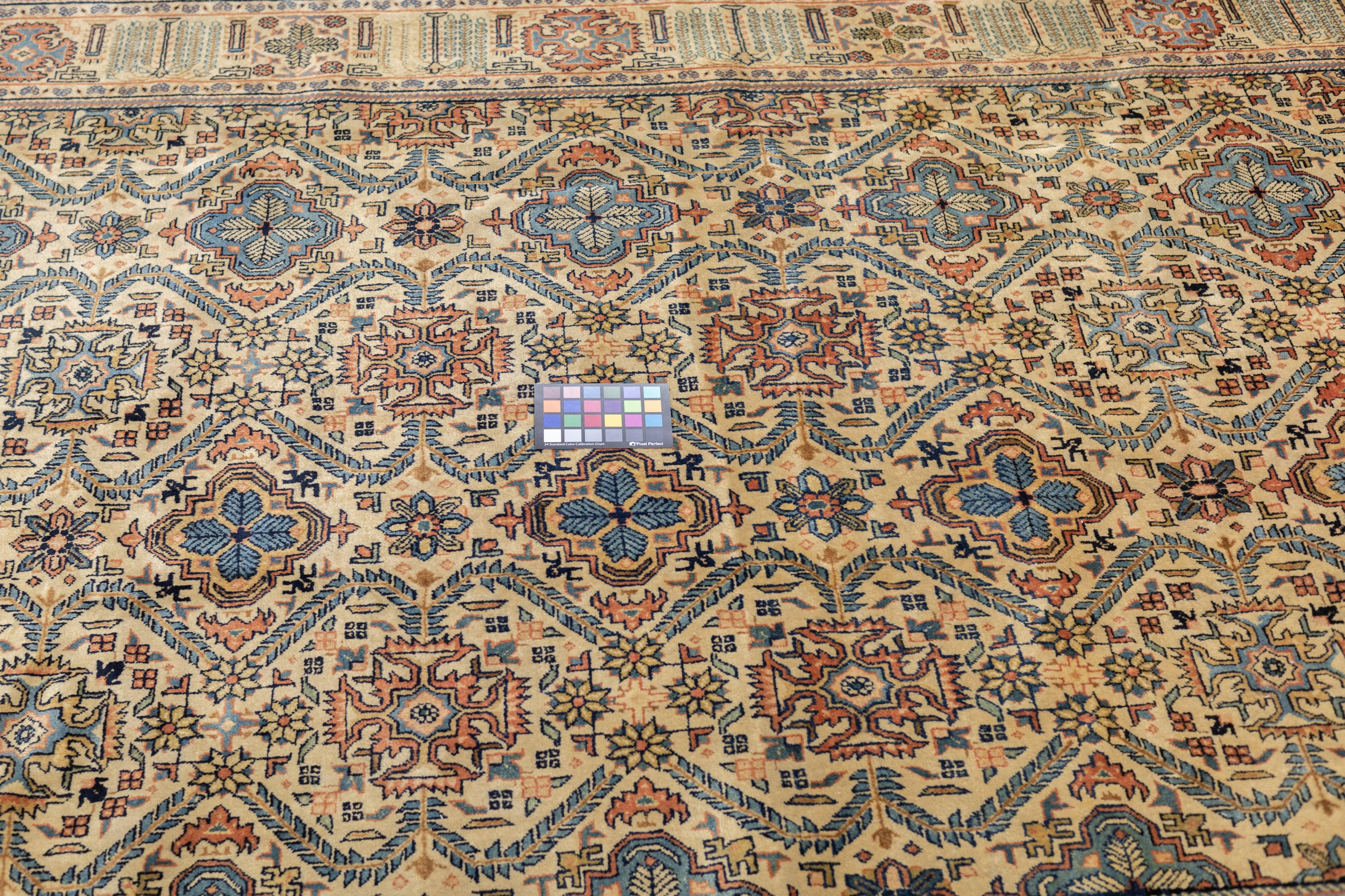 Fine Antique Persian Sarouk Rug 6'2'' x 8'7'' For Sale 4