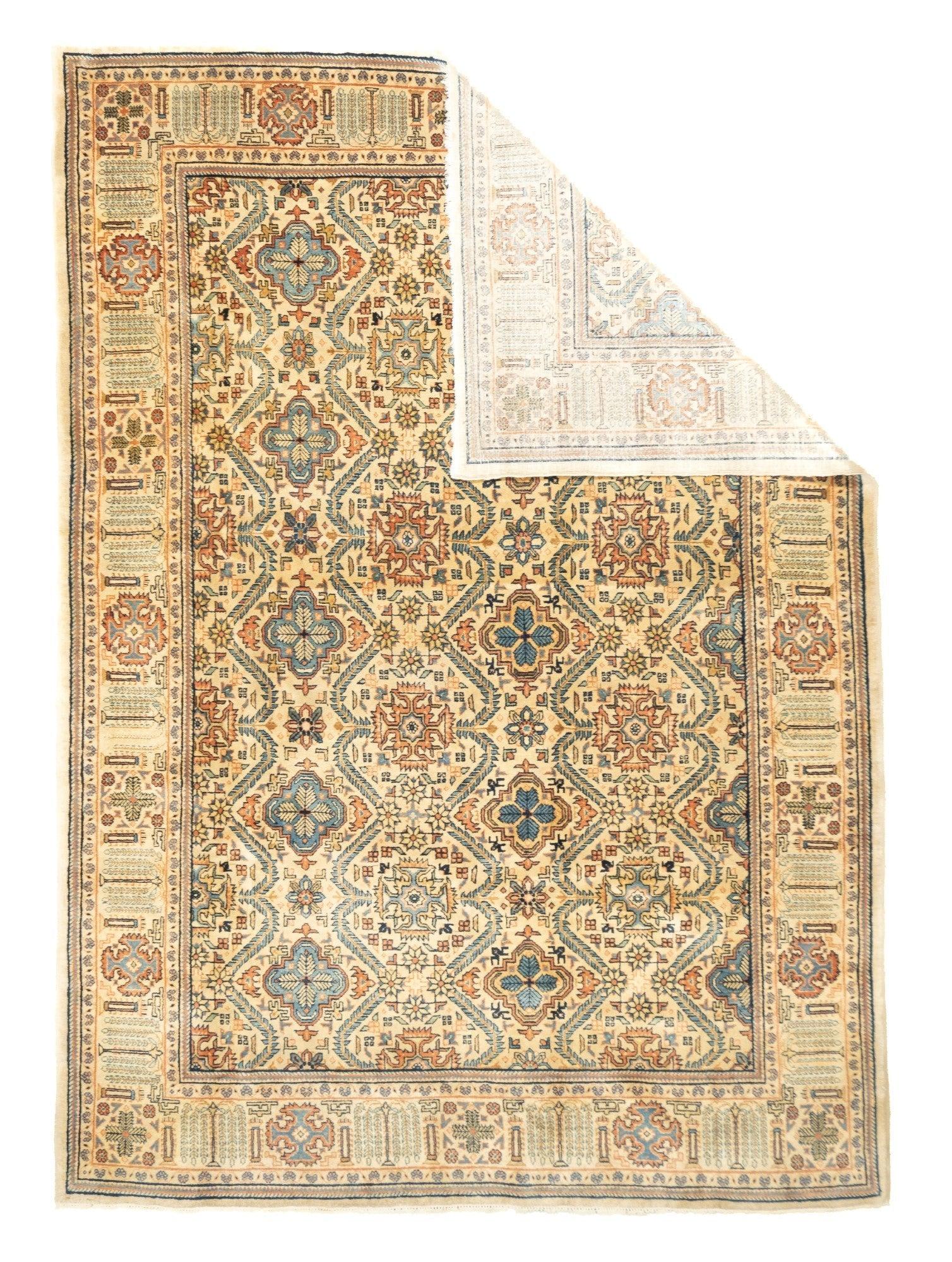 Fine Antique Persian Sarouk Rug 6'2'' x 8'7''. This west Persian high quality small carpet or large scatter, shows a straw-sand field with an offset columnar allover pattern of stepped sand rounded diamonds, or rosettes in four-leaf brackets.
