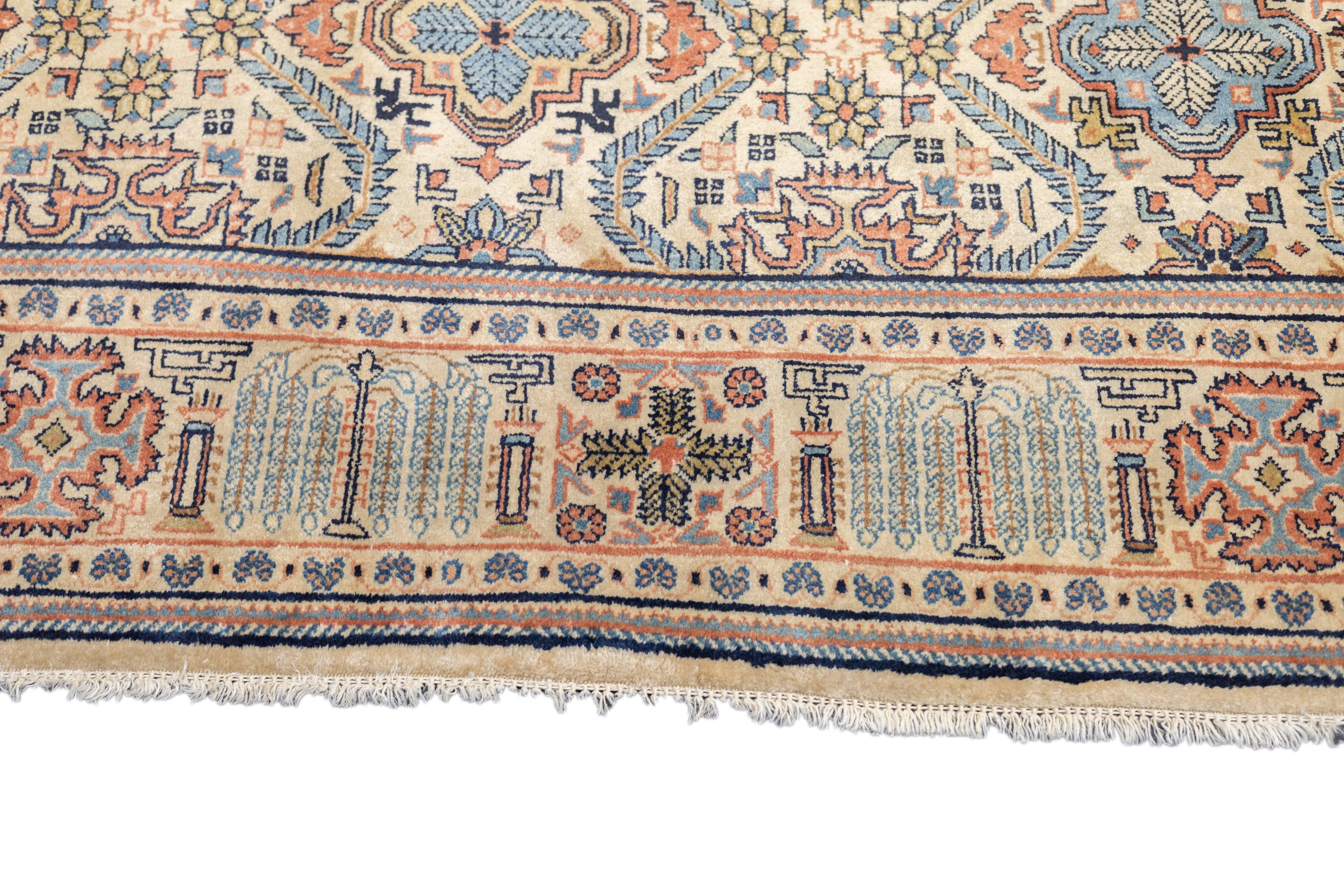 Fine Antique Persian Sarouk Rug 6'2'' x 8'7'' In Good Condition For Sale In New York, NY