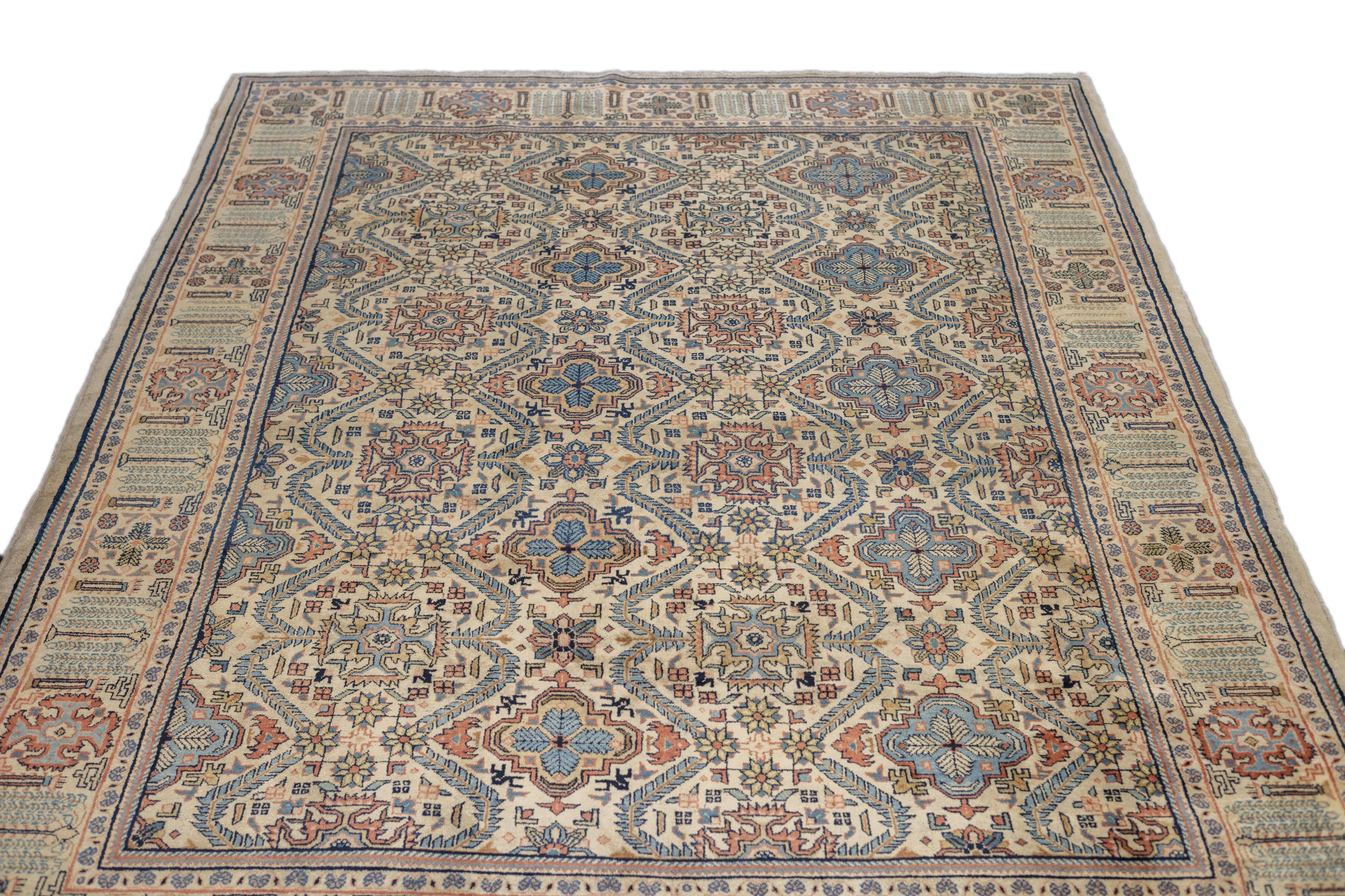 Fine Antique Persian Sarouk Rug 6'2'' x 8'7'' For Sale 3