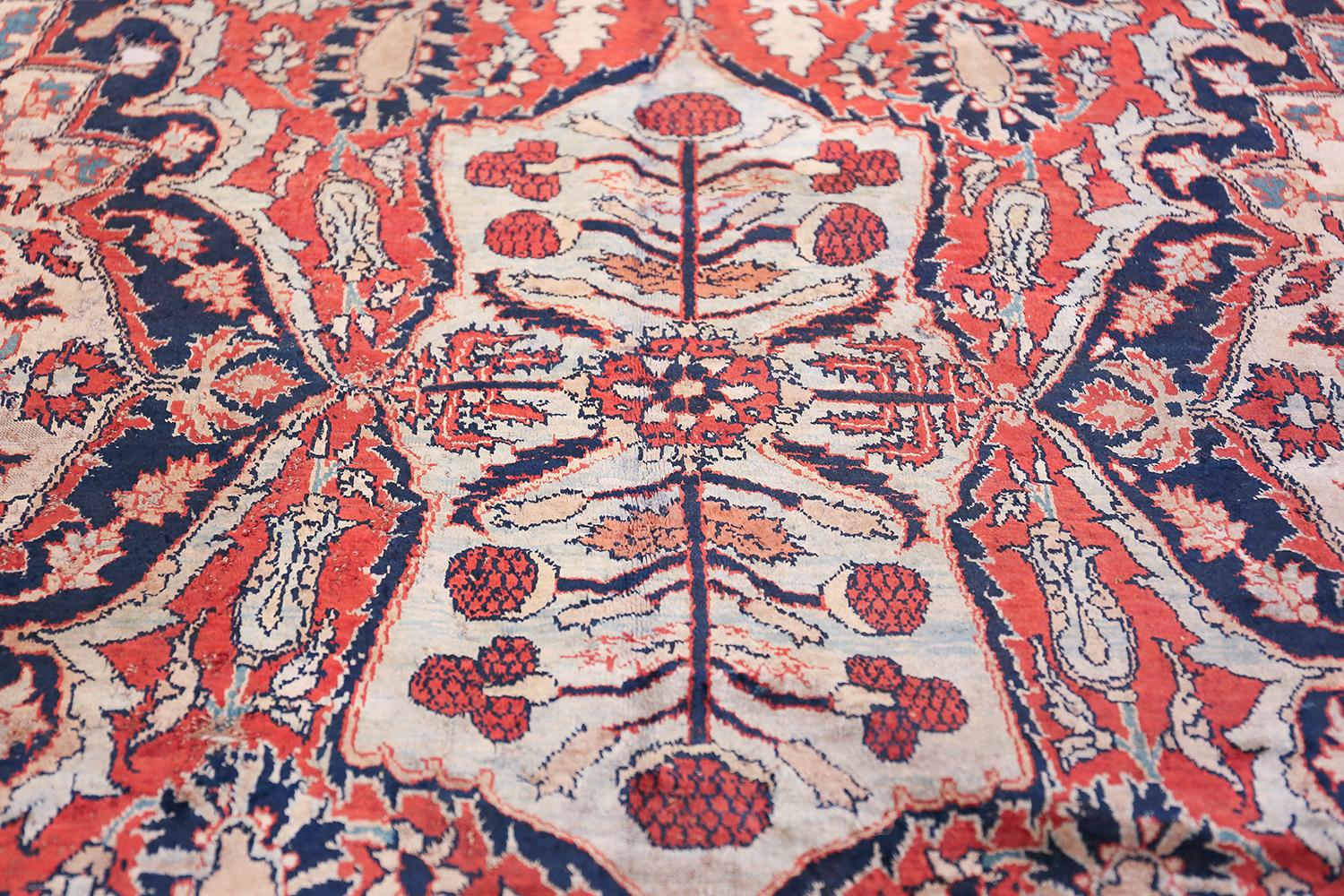 Fine Rare Antique Persian Silk Heriz Carpet 10' x 13' In Good Condition For Sale In New York, NY