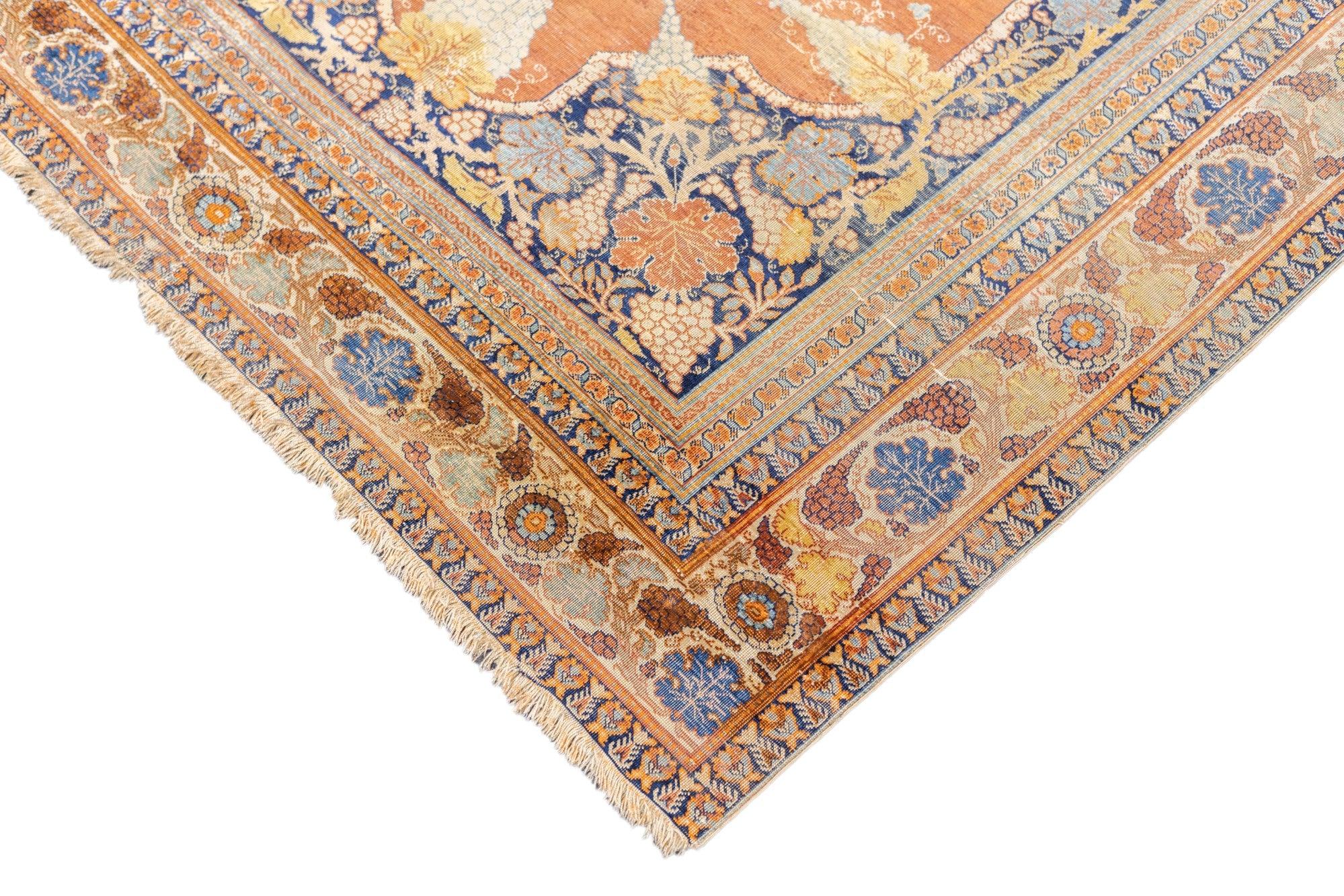 Fine Antique Persian Silk Heriz Rug 3'9'' x 5'3'' In Good Condition For Sale In New York, NY