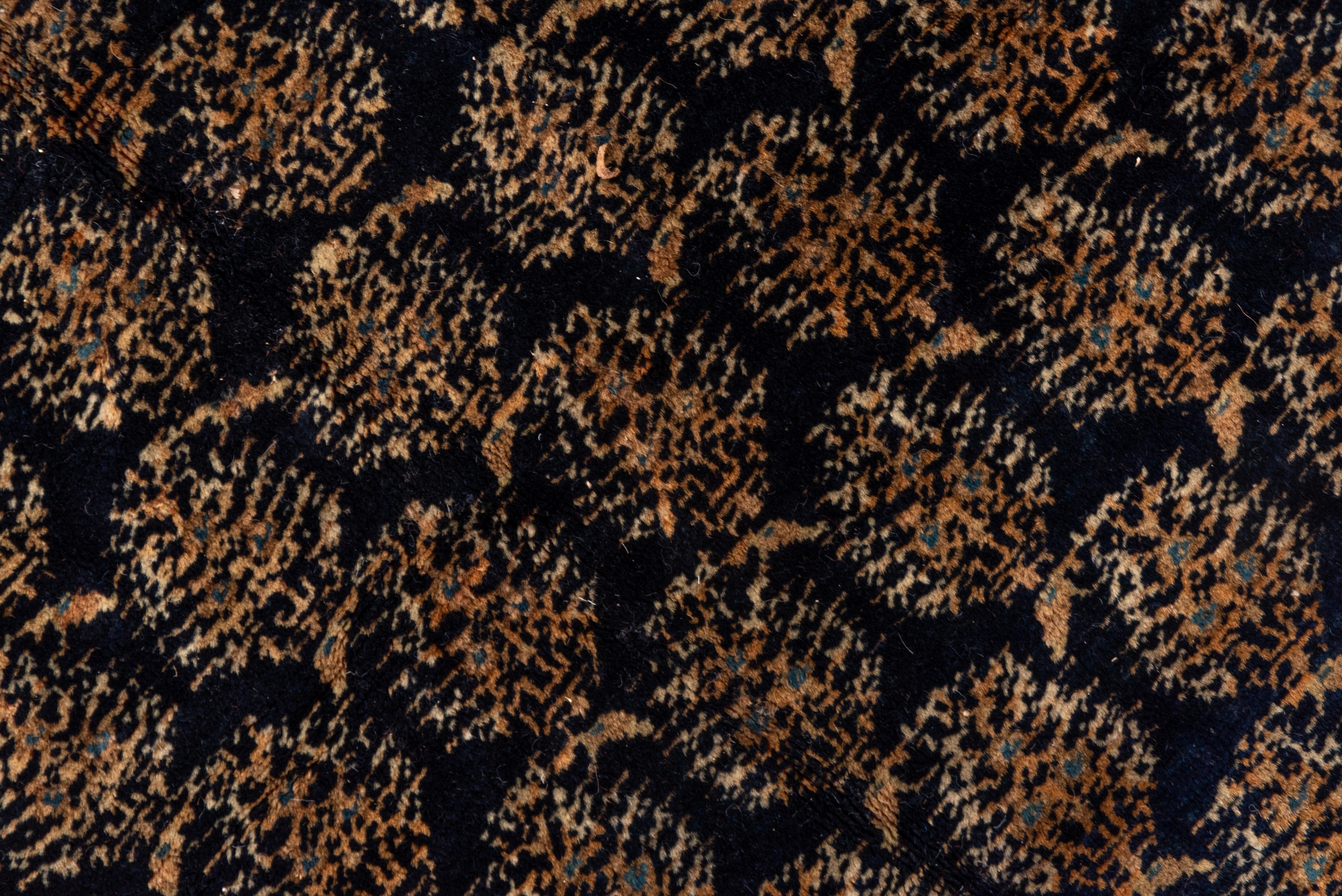 Alfombra antigua persa Tabriz, campo azul marino, diseño allover principios del siglo XX en venta