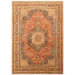 Fine Antique Persian Tabriz Central Medallion Rug. Size: 9 ft 4 in x 12 ft 10 in