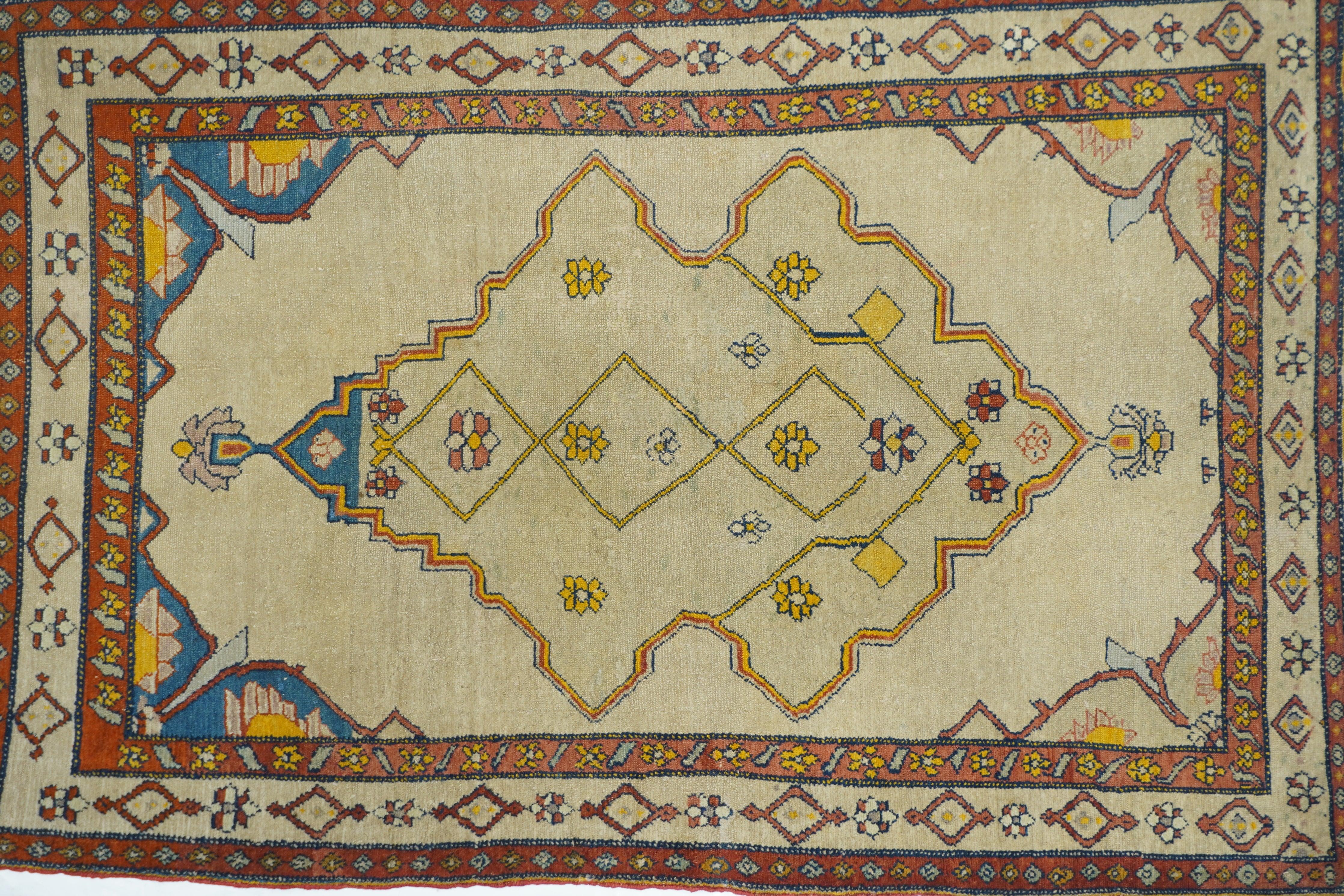 Early 20th Century Fine Antique Persian Tribal Bakhshayesh Rug For Sale