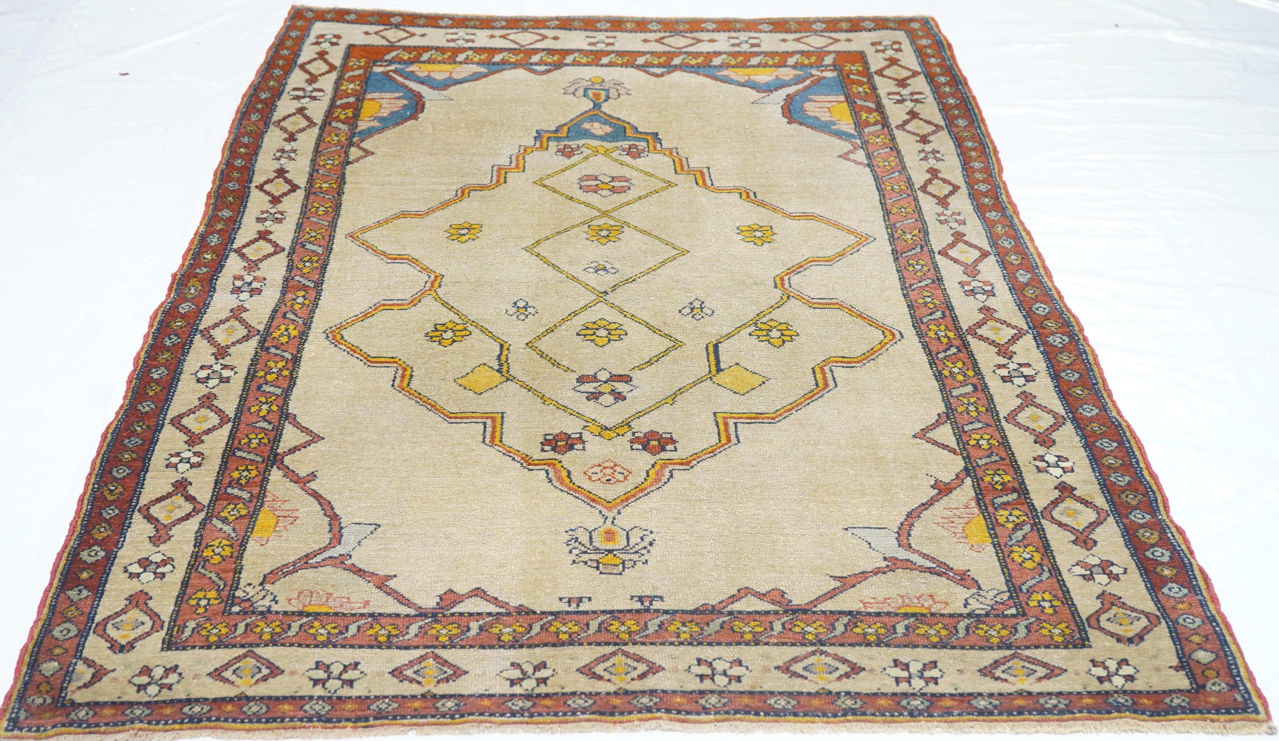 Fine Antique Persian Tribal Bakhshayesh Rug For Sale 2