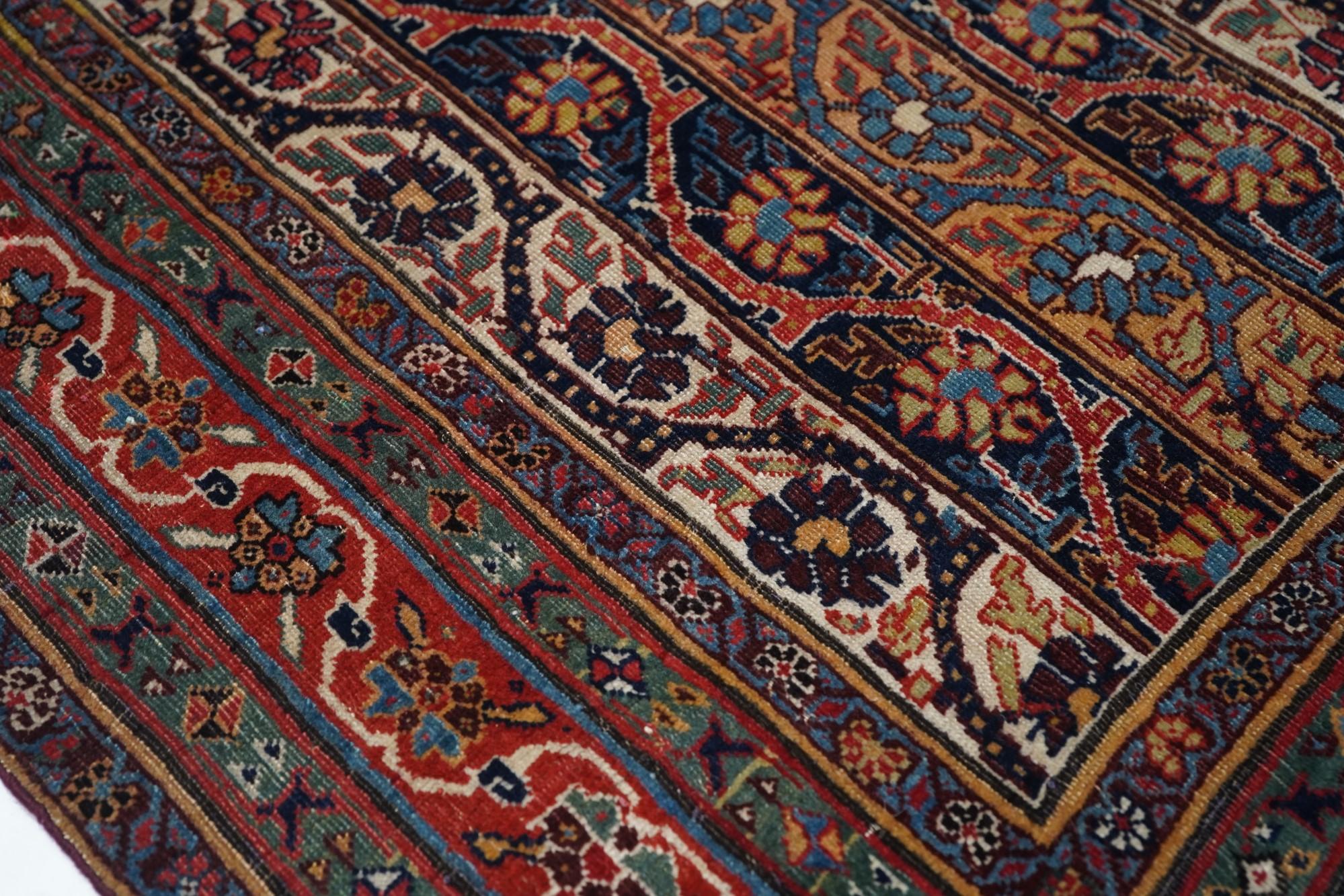 Fine Antique Persian Tribal Qashqi Rug In Excellent Condition For Sale In New York, NY