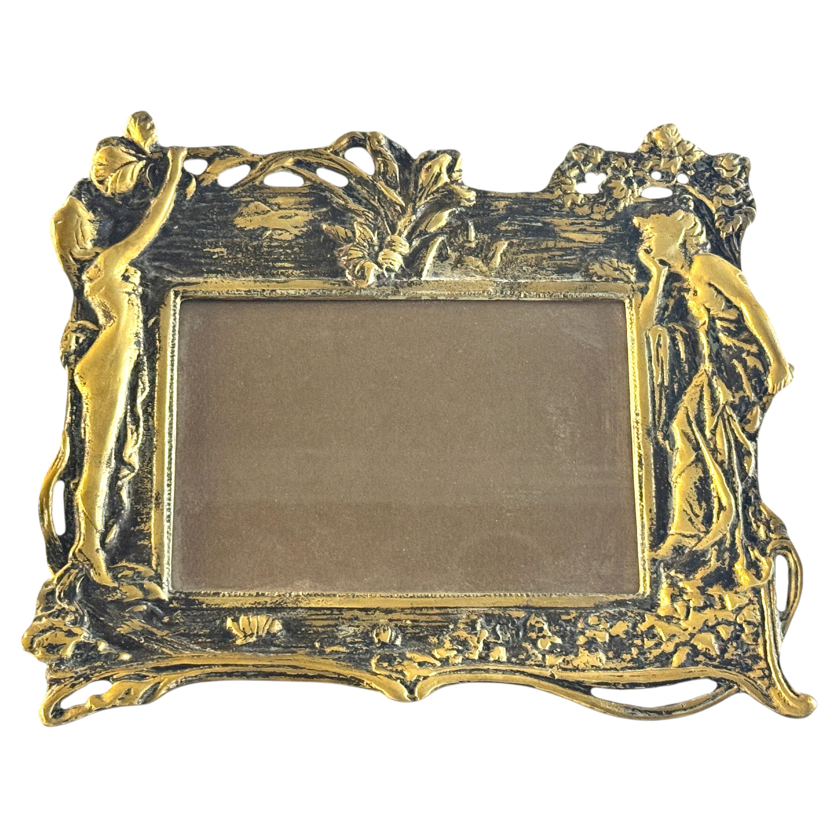Fine Antique Picture Frame in Gilt Bronze, Art Nouveau Style