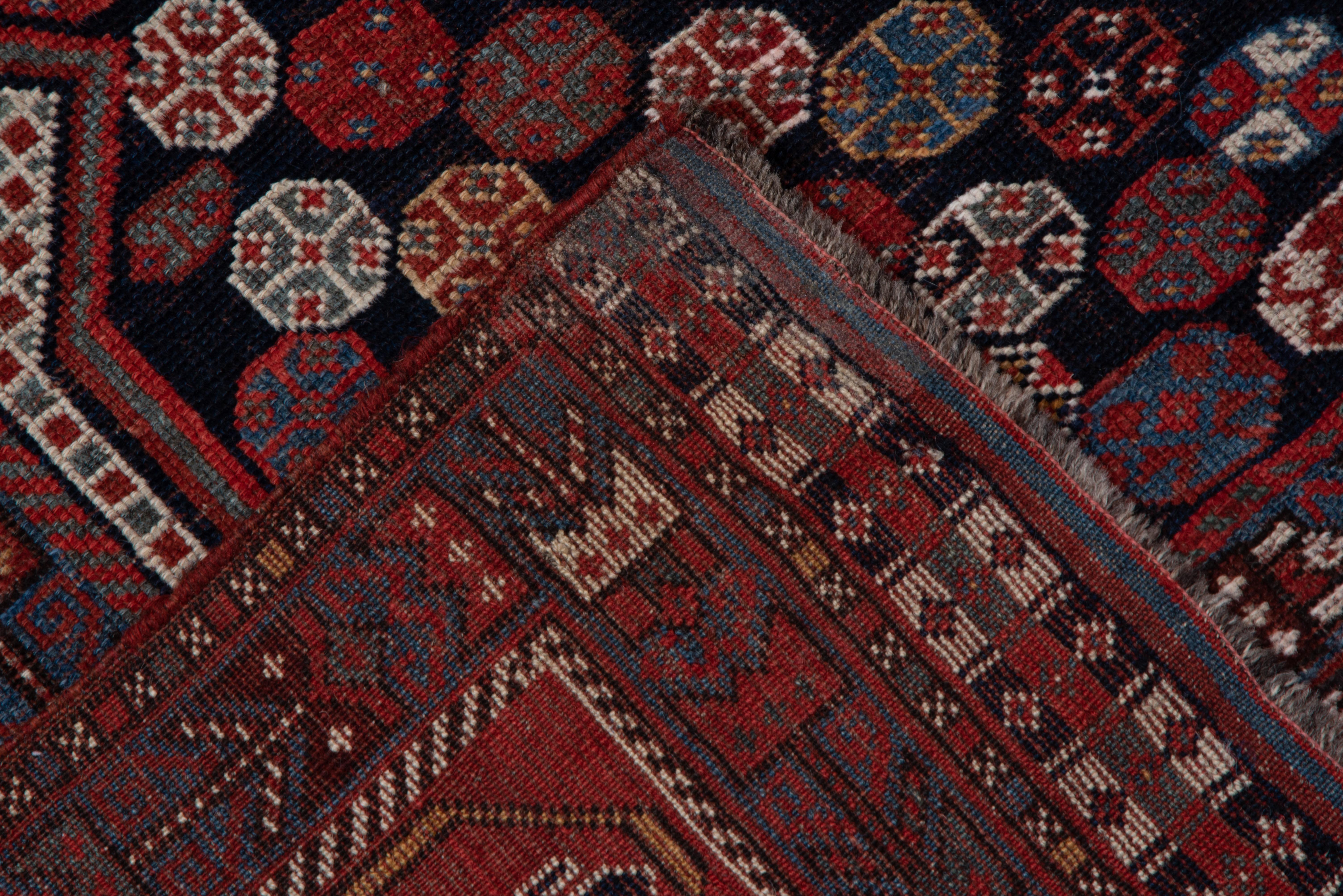 Fine Antique Qashqai Rug, circa 1900s In Good Condition In New York, NY