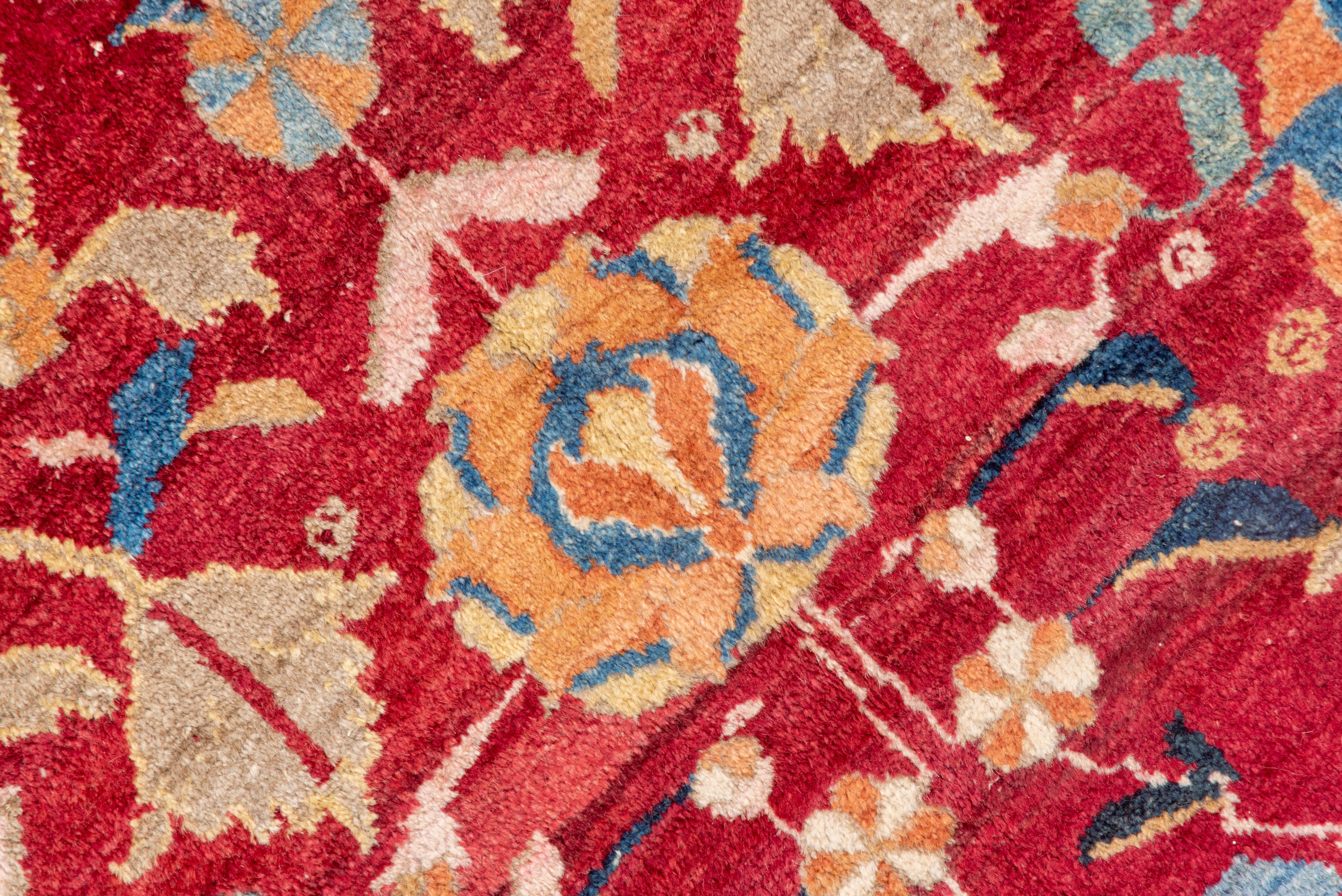 Antiker roter indischer Agra-Teppich, farbenfrohe Palette und Bordüre, rotes Feld (19. Jahrhundert)