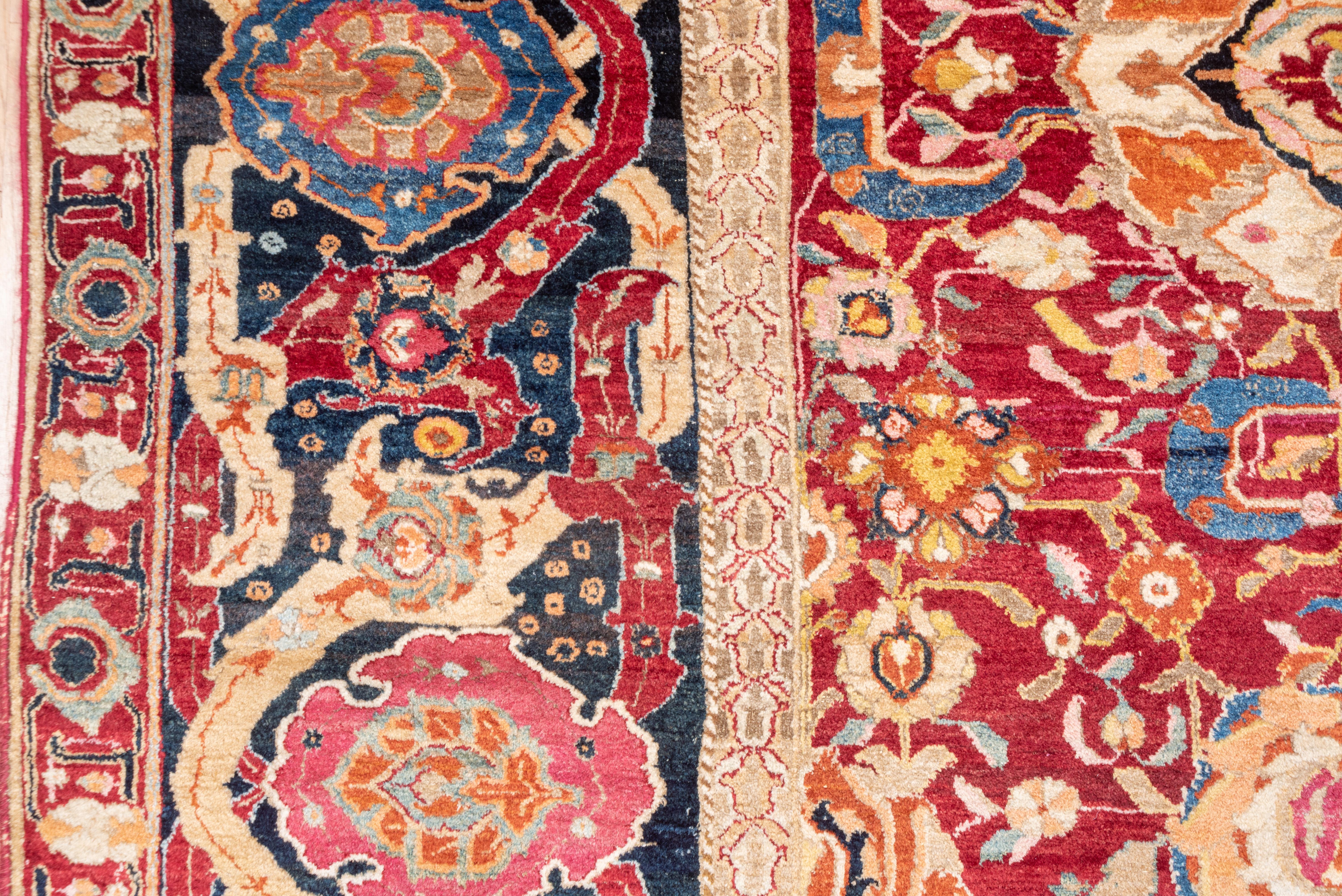 Antiker roter indischer Agra-Teppich, farbenfrohe Palette und Bordüre, rotes Feld (Wolle)