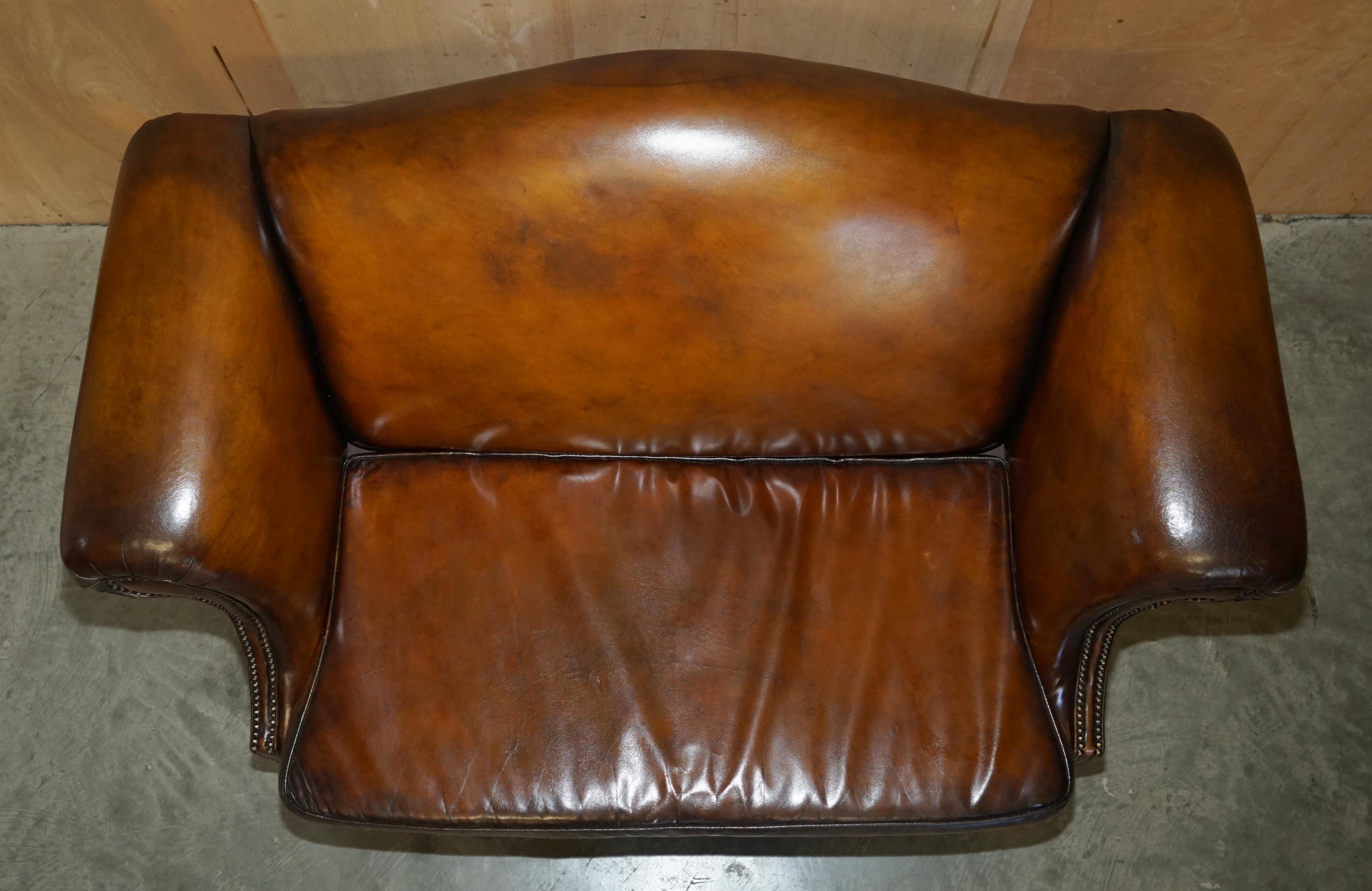FINE ANTiQUE REGENCY HUMPBACK STYLE RESTORED BROWN LEATHER SOFA ARMCHAIR SUITE For Sale 10