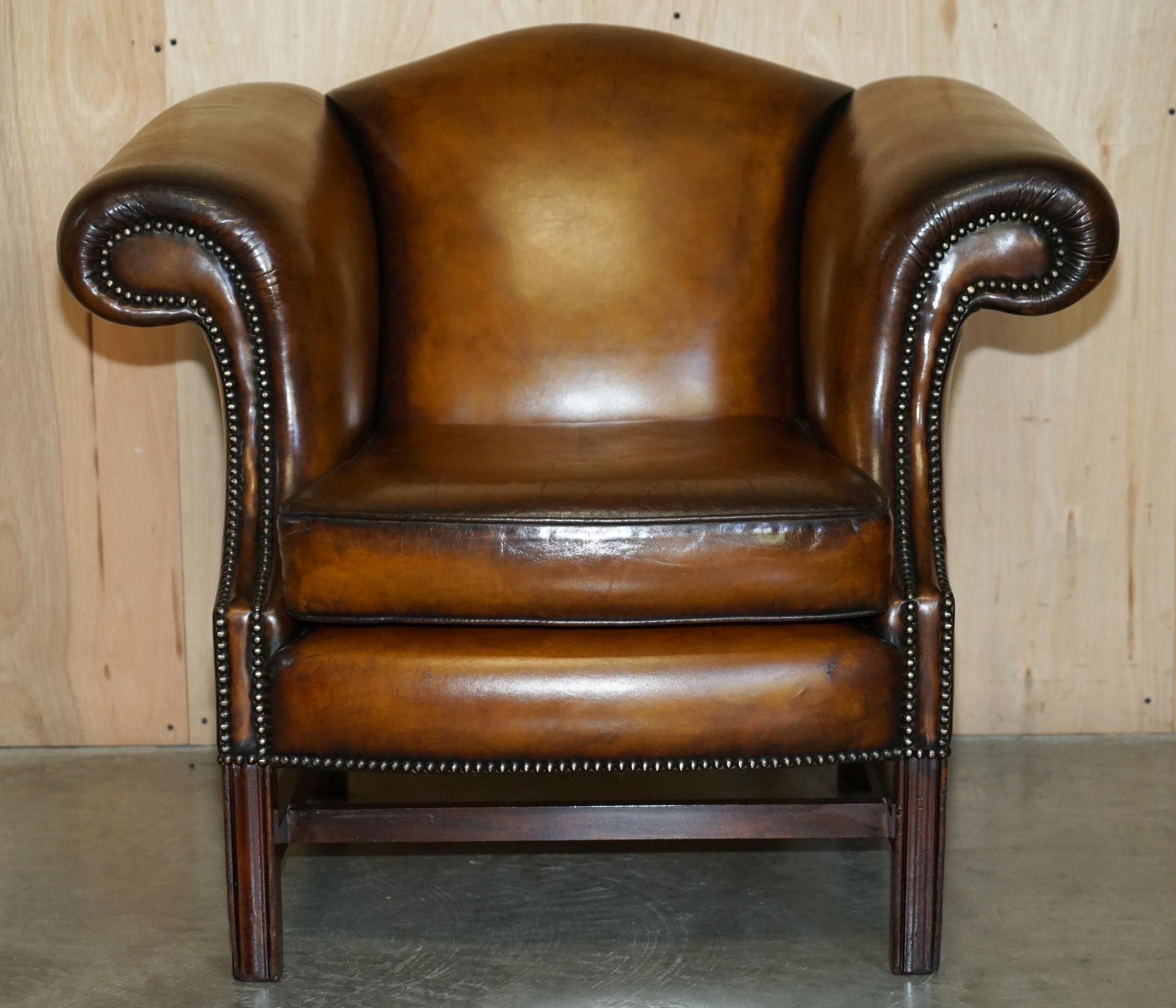 Leather FINE ANTiQUE REGENCY HUMPBACK STYLE RESTORED BROWN LEATHER SOFA ARMCHAIR SUITE For Sale