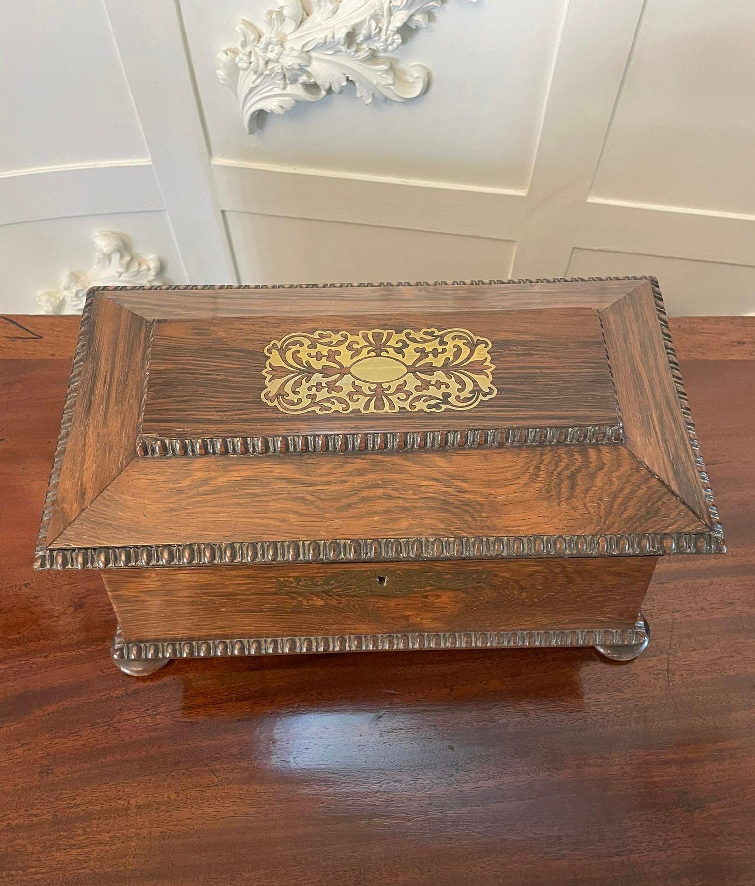 Raffinato porta tè antico Regency in ottone intarsiato e legno di palissandro in vendita 2