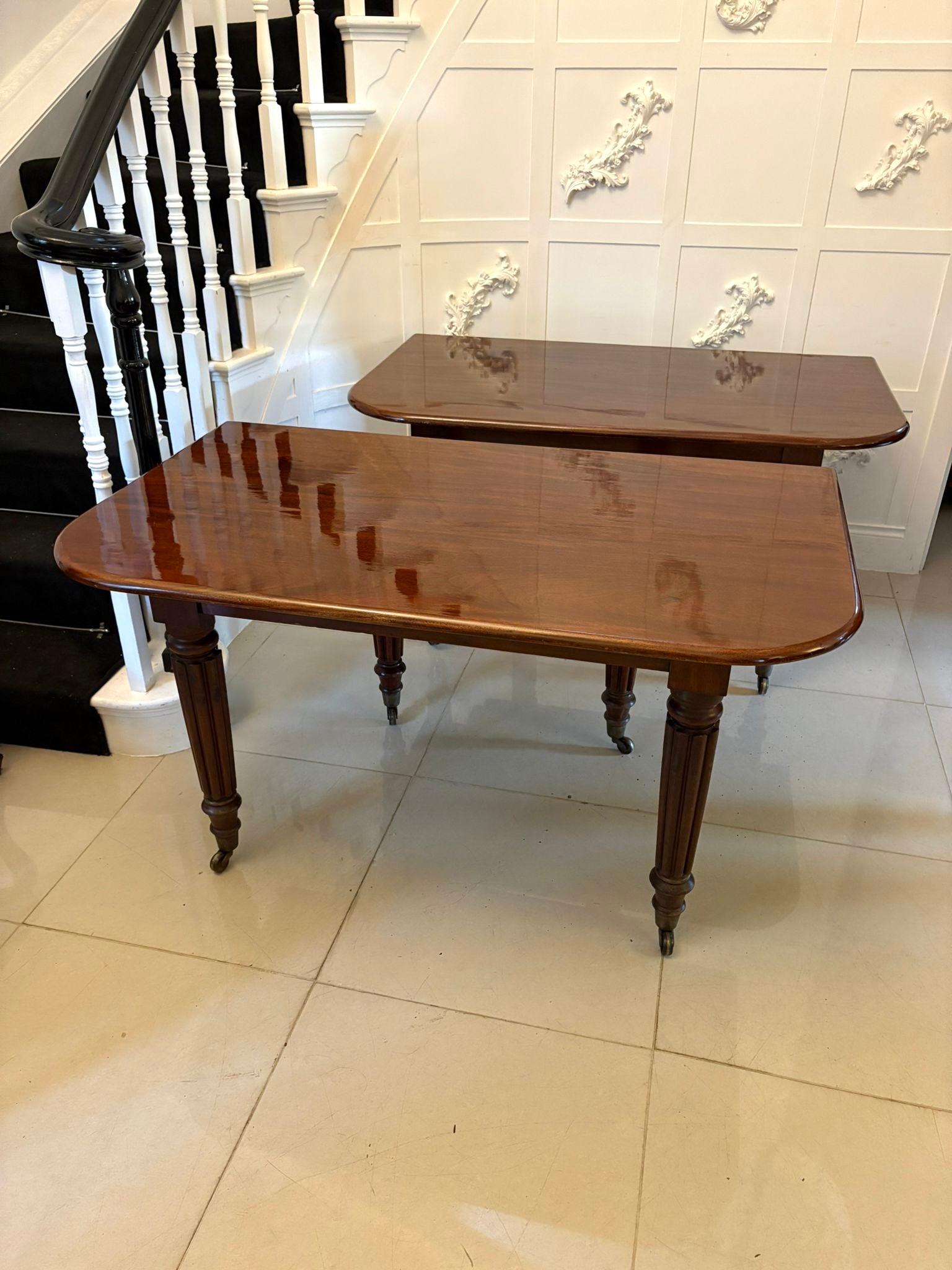 Table de salle à manger à rallonge 12 places en acajou de qualité ancienne Régence en vente 6