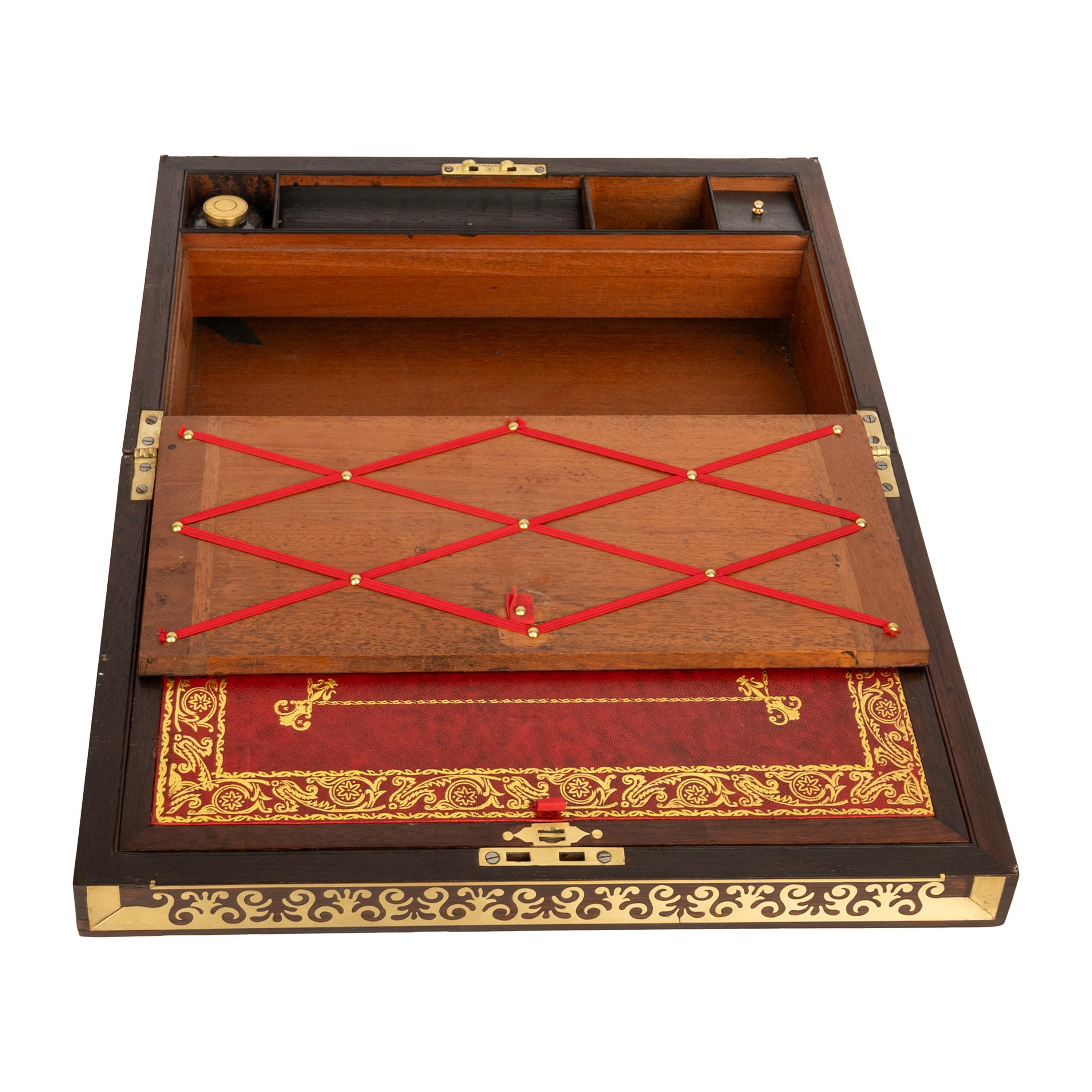 Antike Regency-Schreibtischschachtel mit Intarsien aus Rosenholz und Messing für Kampagne aus Messing, Kampagne, 1830 im Angebot 8