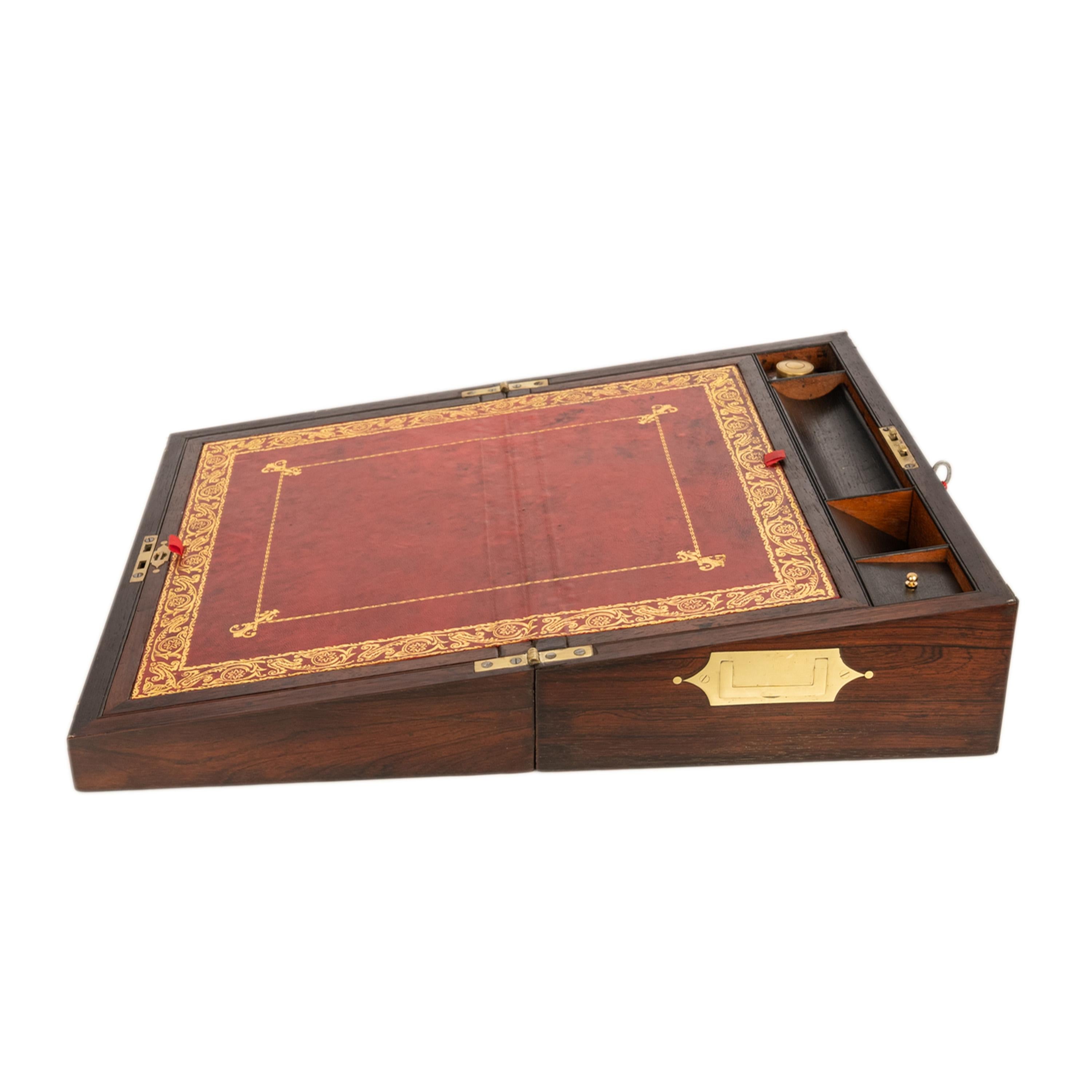 Antike Regency-Schreibtischschachtel mit Intarsien aus Rosenholz und Messing für Kampagne aus Messing, Kampagne, 1830 im Angebot 1