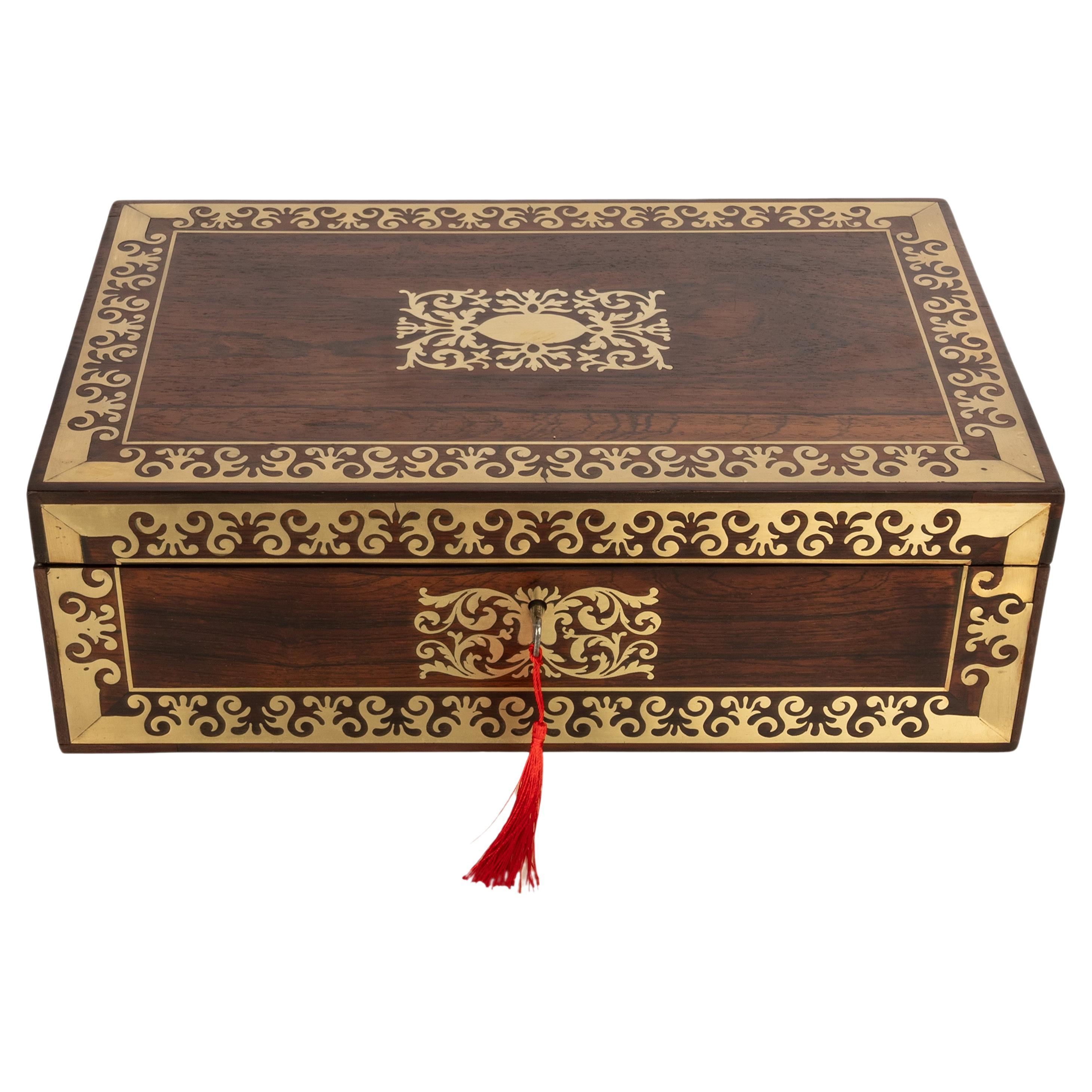 Belle Antiquité Régence Palissandre Marqueterie Laiton Campaigner Bureau Slope 1830 en vente