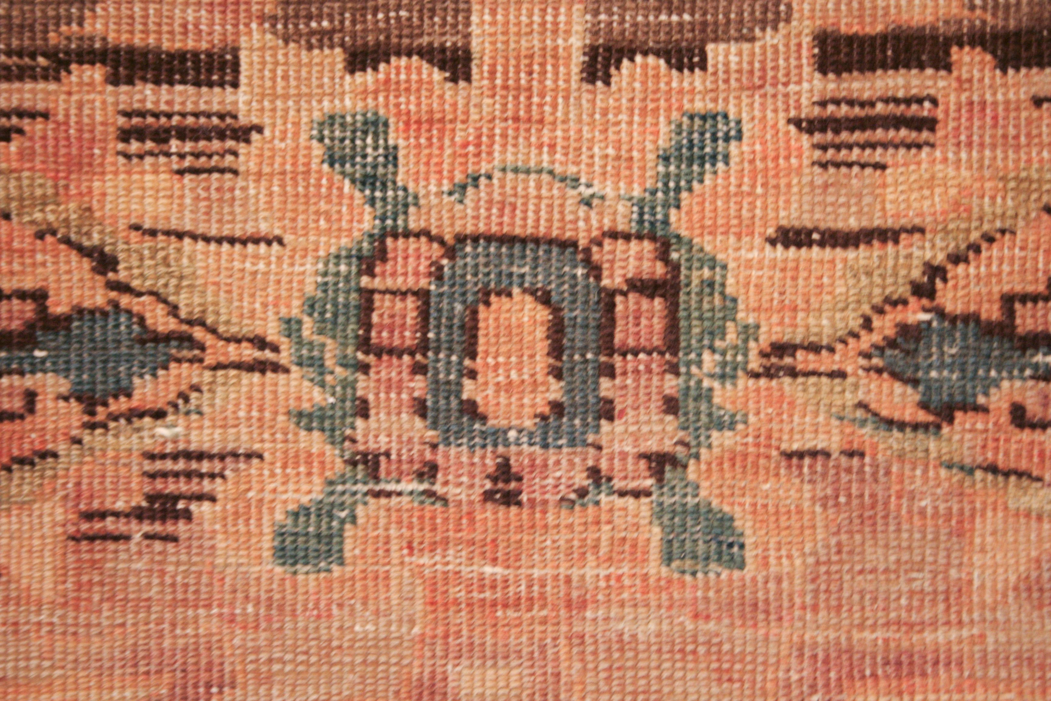 Annodato a mano Raffinato tappeto antico Sarouk Farahan dai colori tenui in vendita