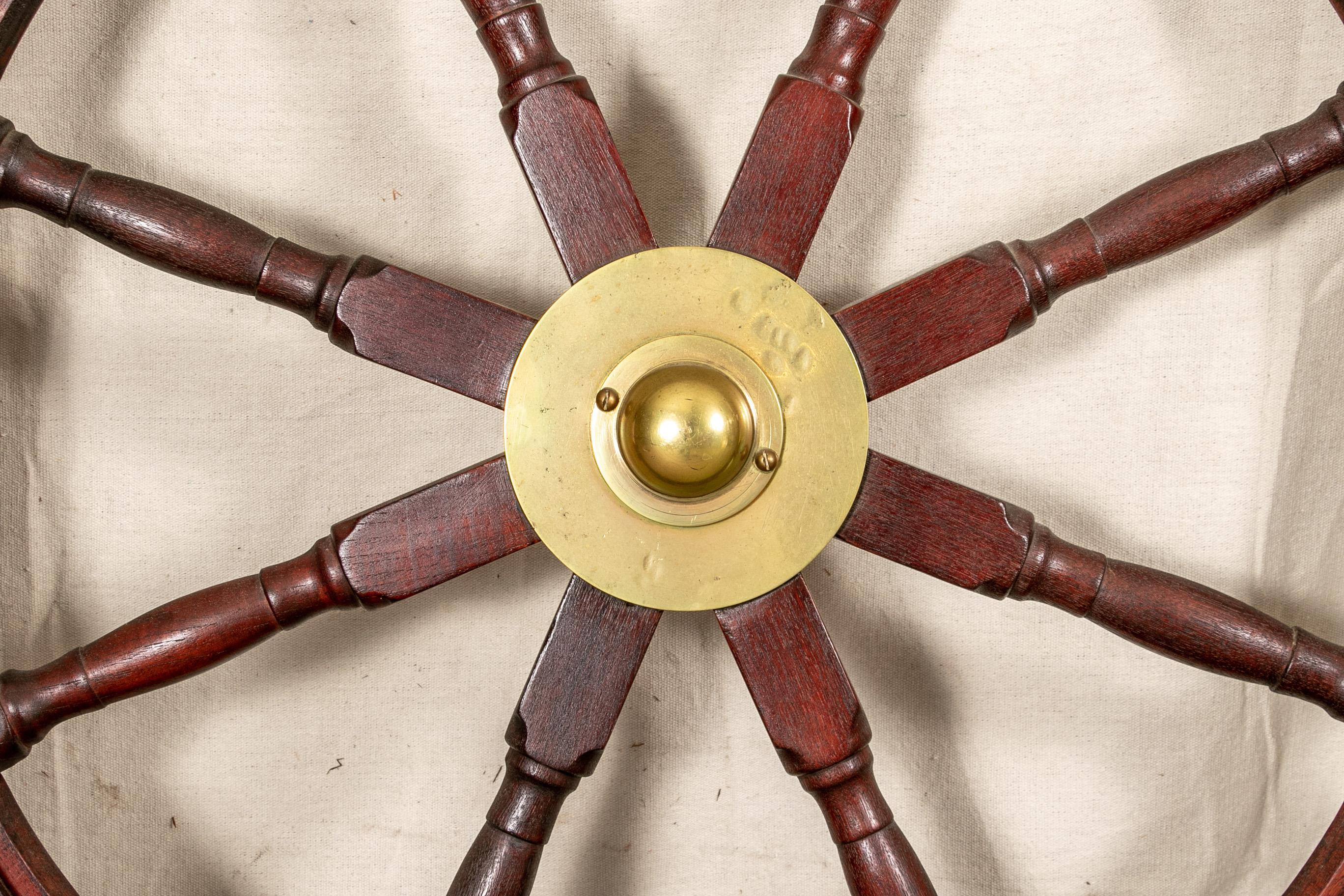 Fine Antique Ship's Wheel In Good Condition In Bridgeport, CT