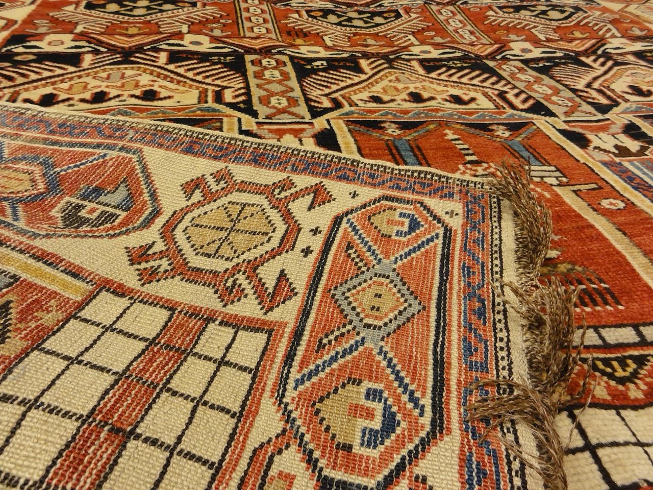 XIXe siècle Tapis de méditation Shirvan ancien avec motif Aya Sofia, Circa 1880 en vente