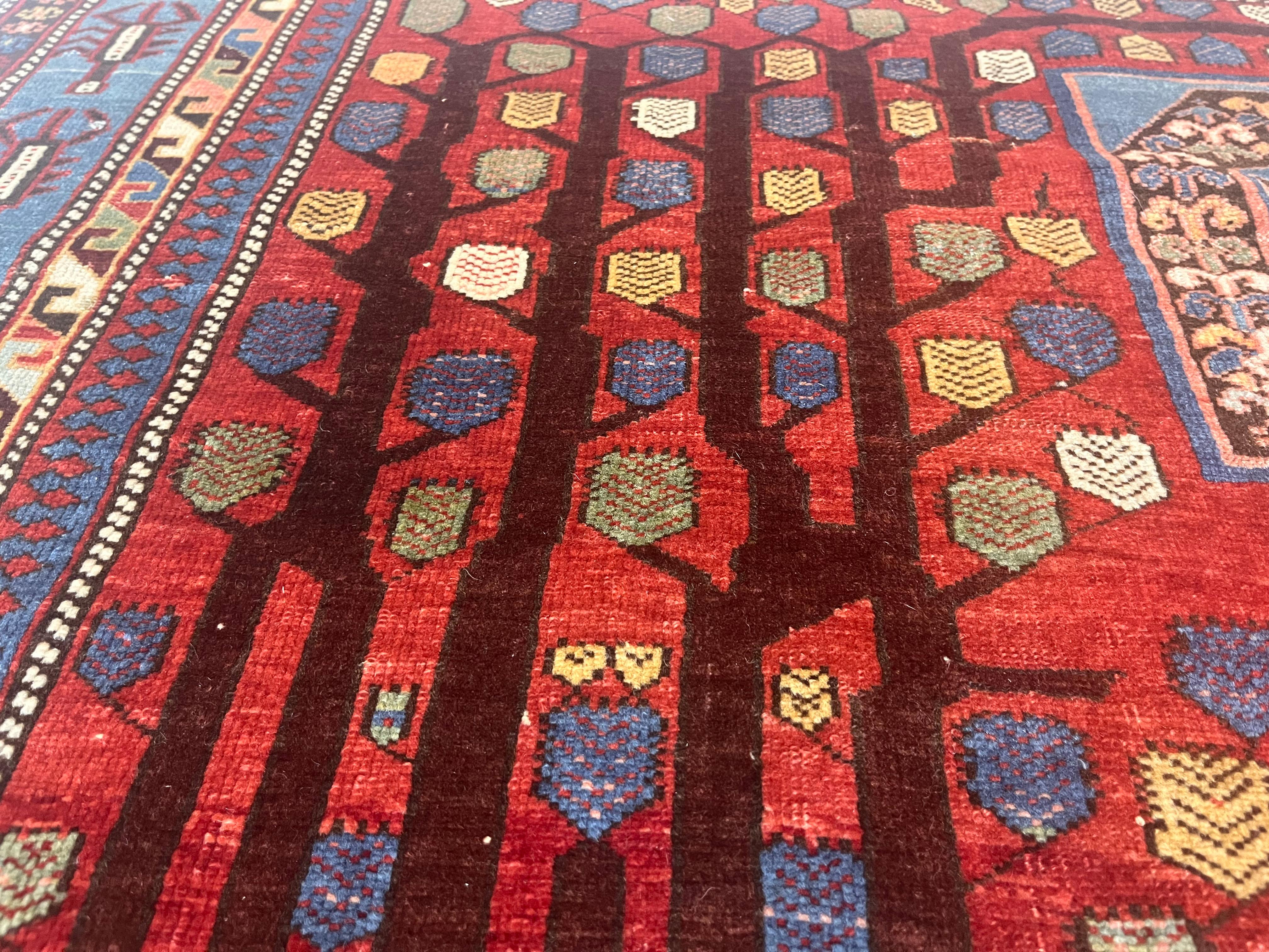 Fine Antique Shirvan unusual pictorial design Rug 4'11