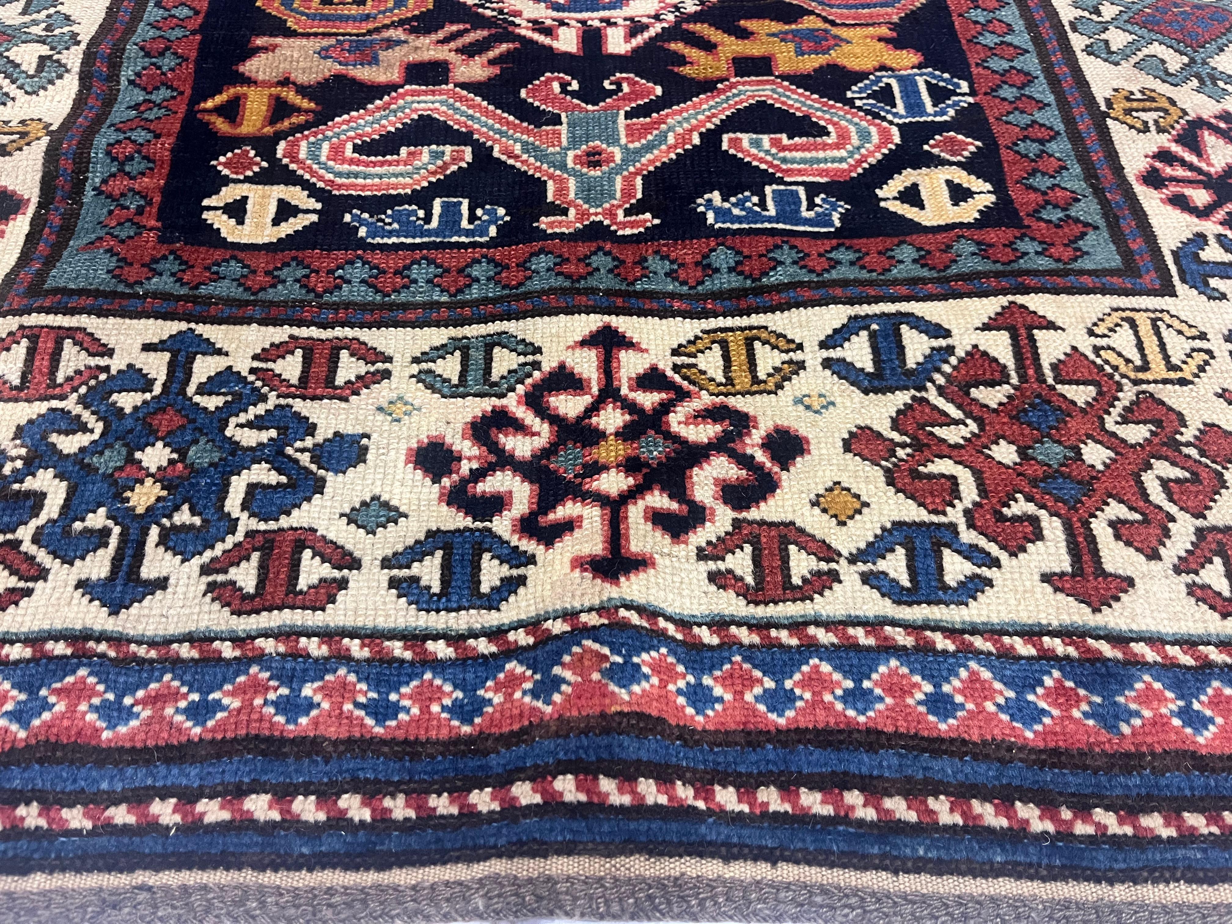 Feiner antiker Shirvan-Wollteppich 3'3