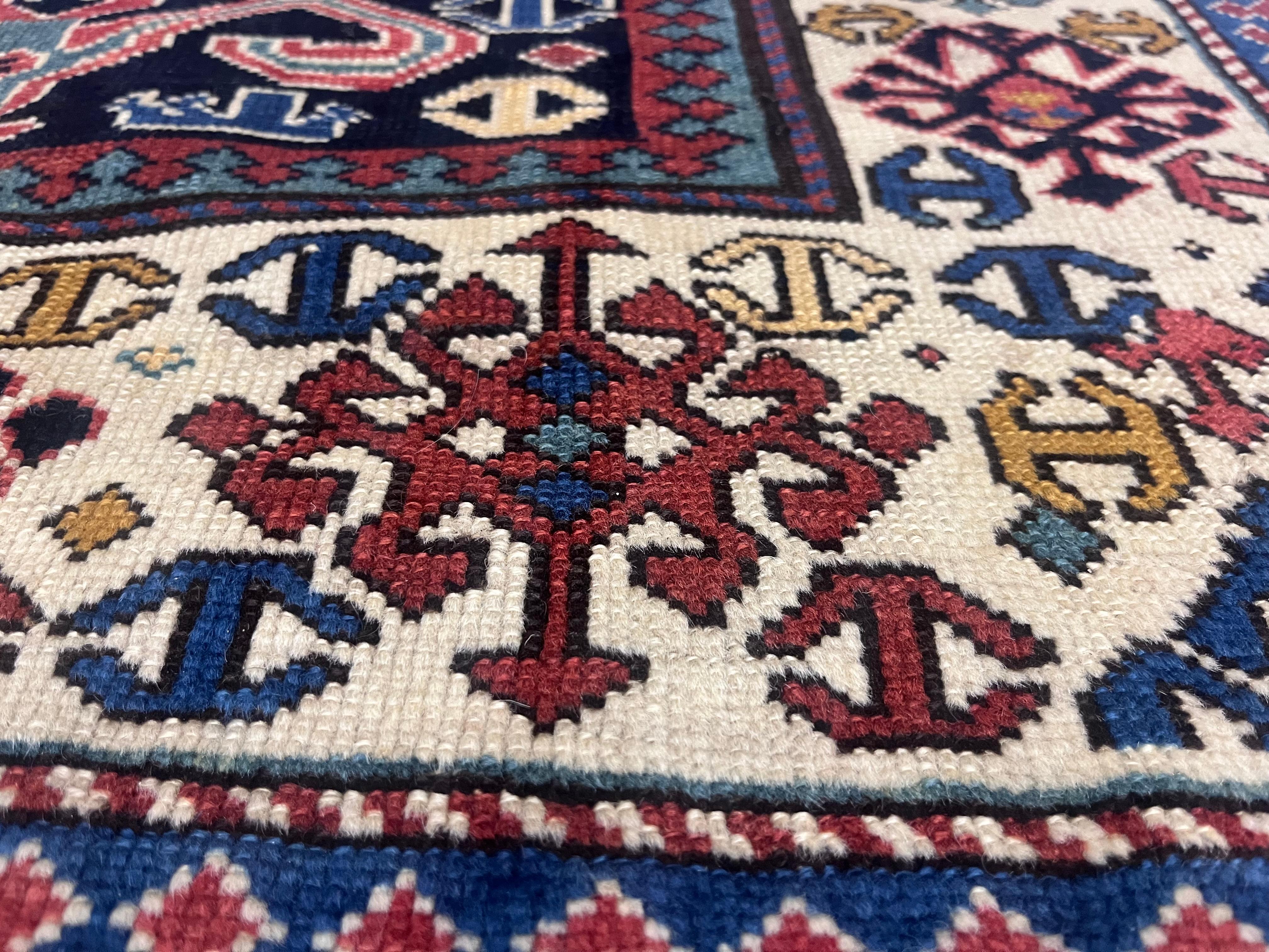 Feiner antiker Shirvan-Wollteppich 3'3